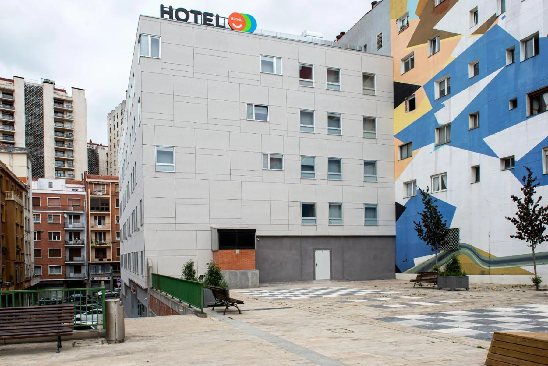 Property building in Hotel Bed4U Bilbao
