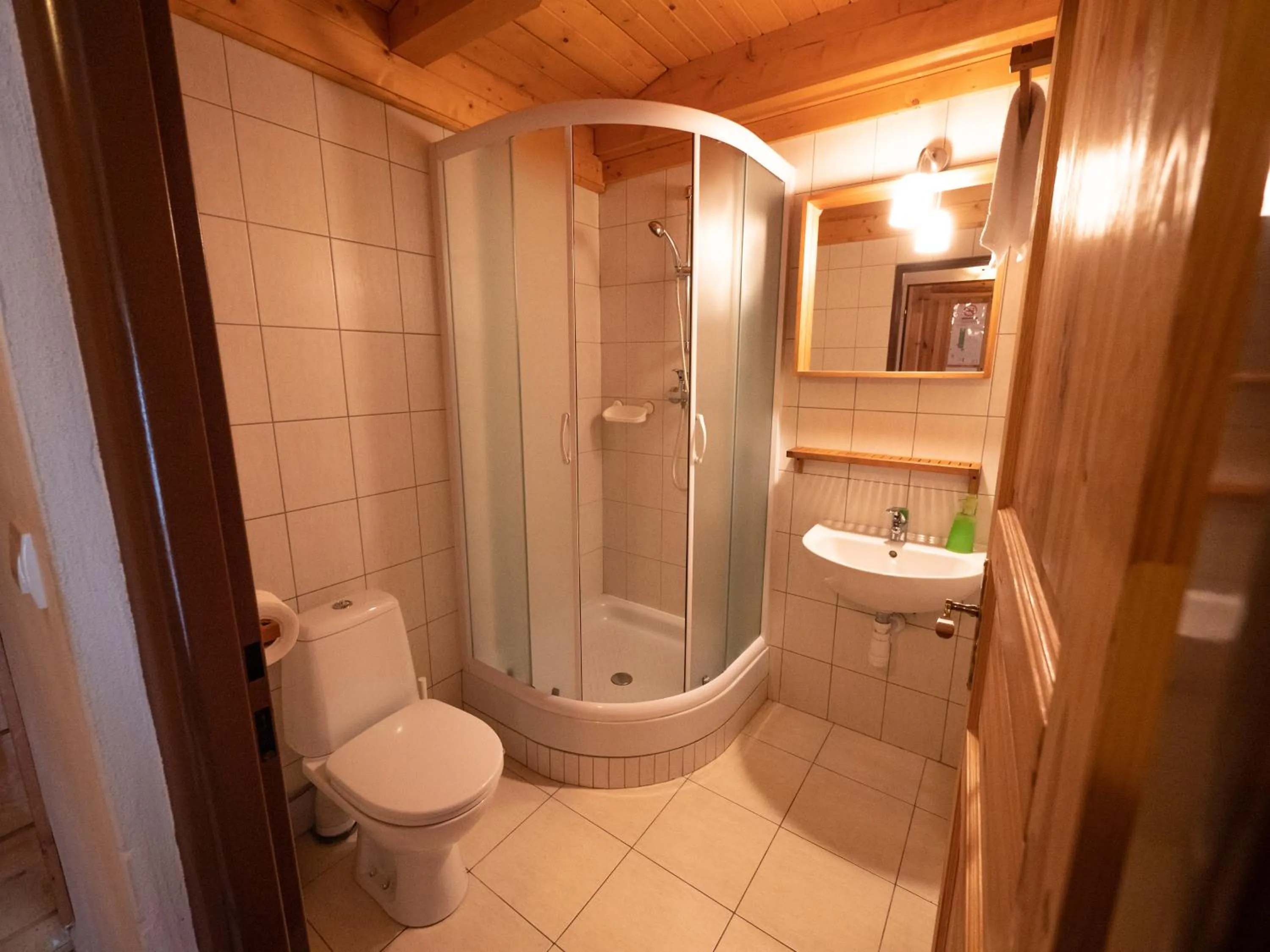 Shower in SKI CIERNY BALOG