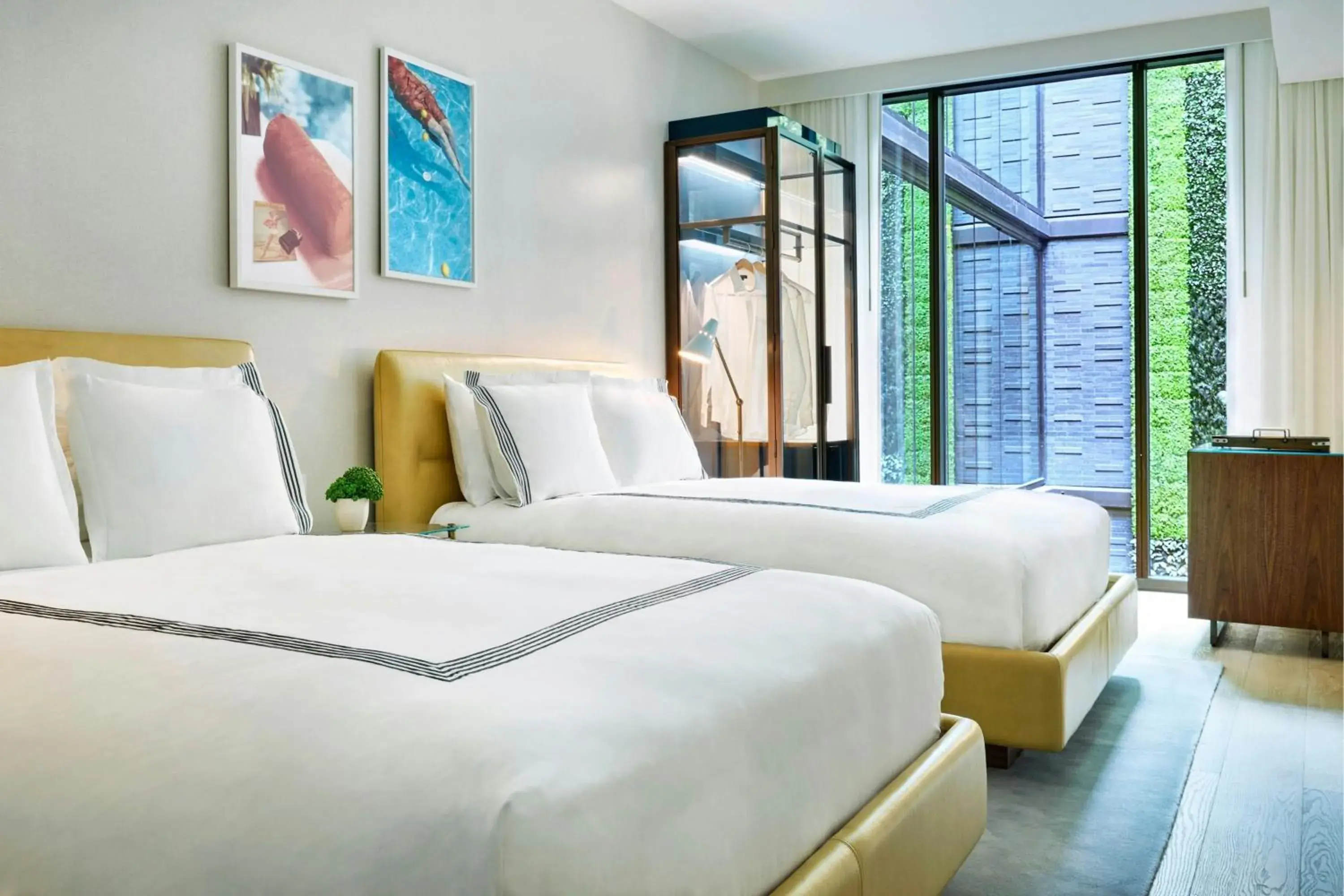 Photo of the whole room, Bed in The Hollywood Grande, Autograph Collection Photo of the whole room, Bed in The Hollywood Grande, Autograph Collection