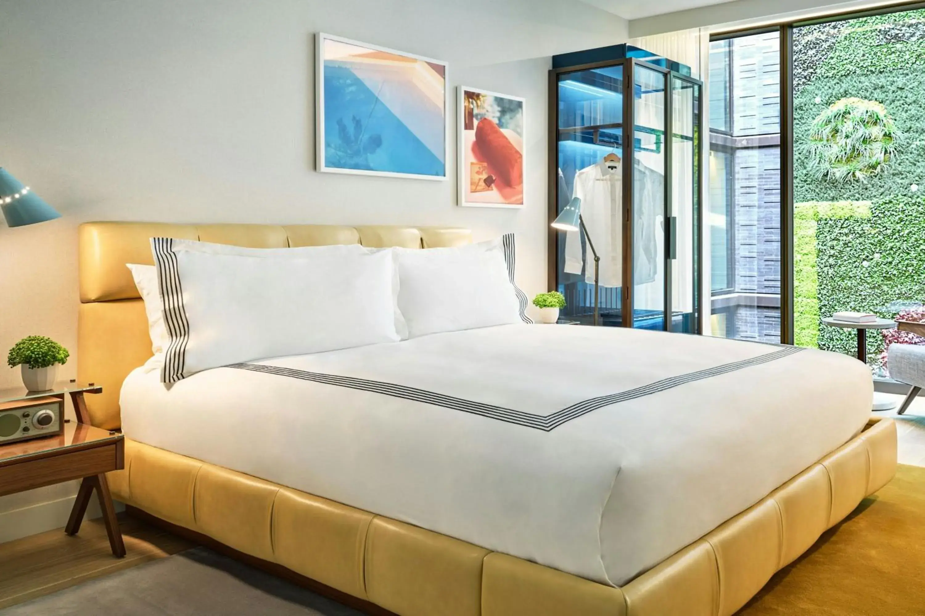 Photo of the whole room, Bed in The Hollywood Grande, Autograph Collection Photo of the whole room, Bed in The Hollywood Grande, Autograph Collection