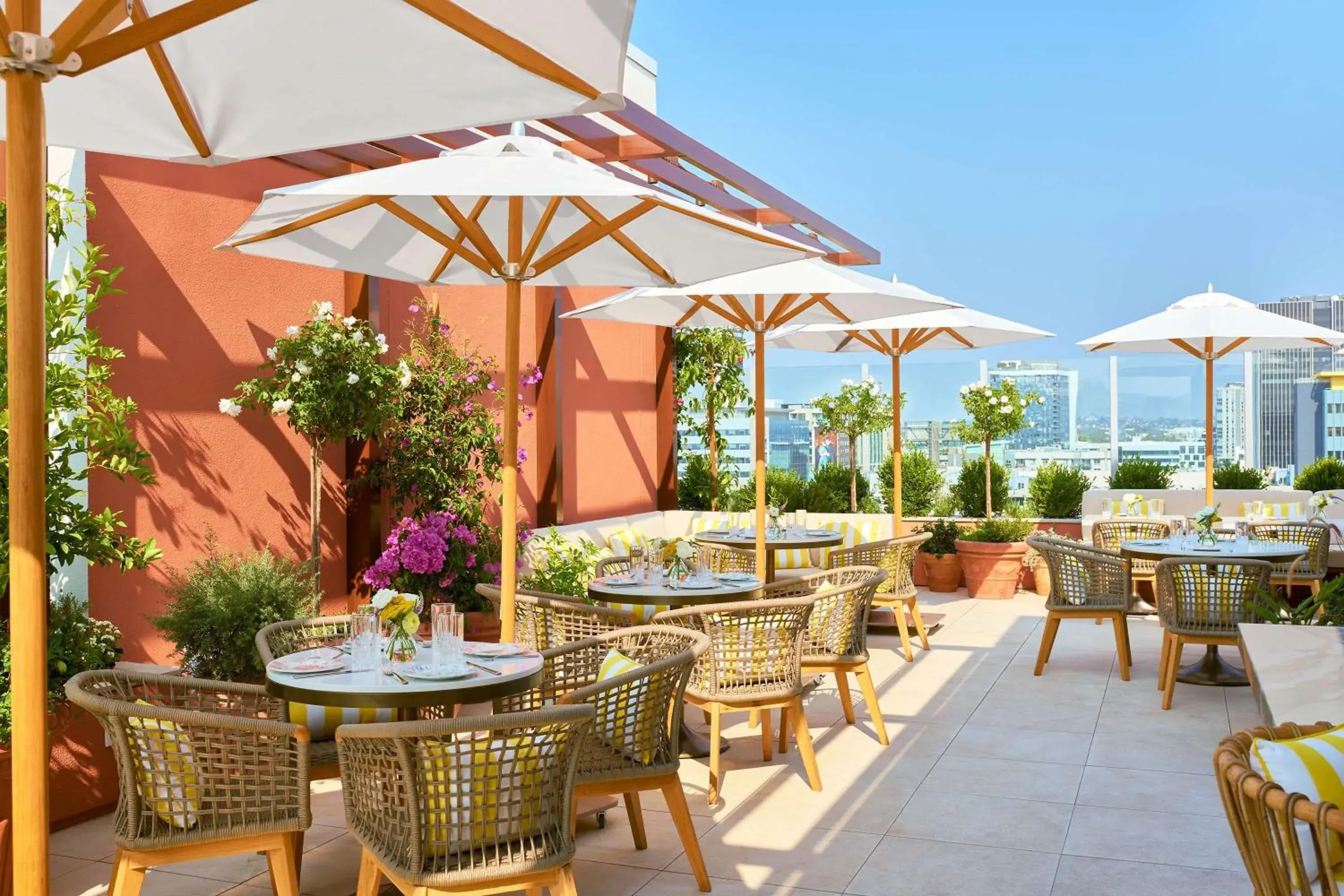 Restaurant/places to eat in Thompson Hollywood, by Hyatt Restaurant/places to eat in Thompson Hollywood, by Hyatt