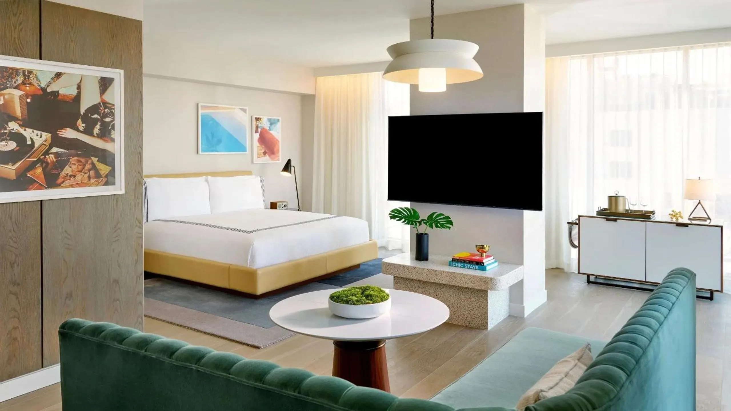 Bed in The Hollywood Grande, Autograph Collection