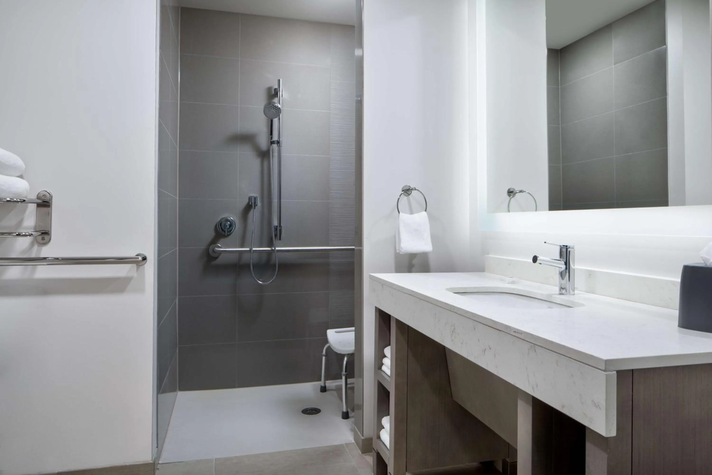 Bathroom in Hyatt House Denver Aurora Anschutz Medical Campus