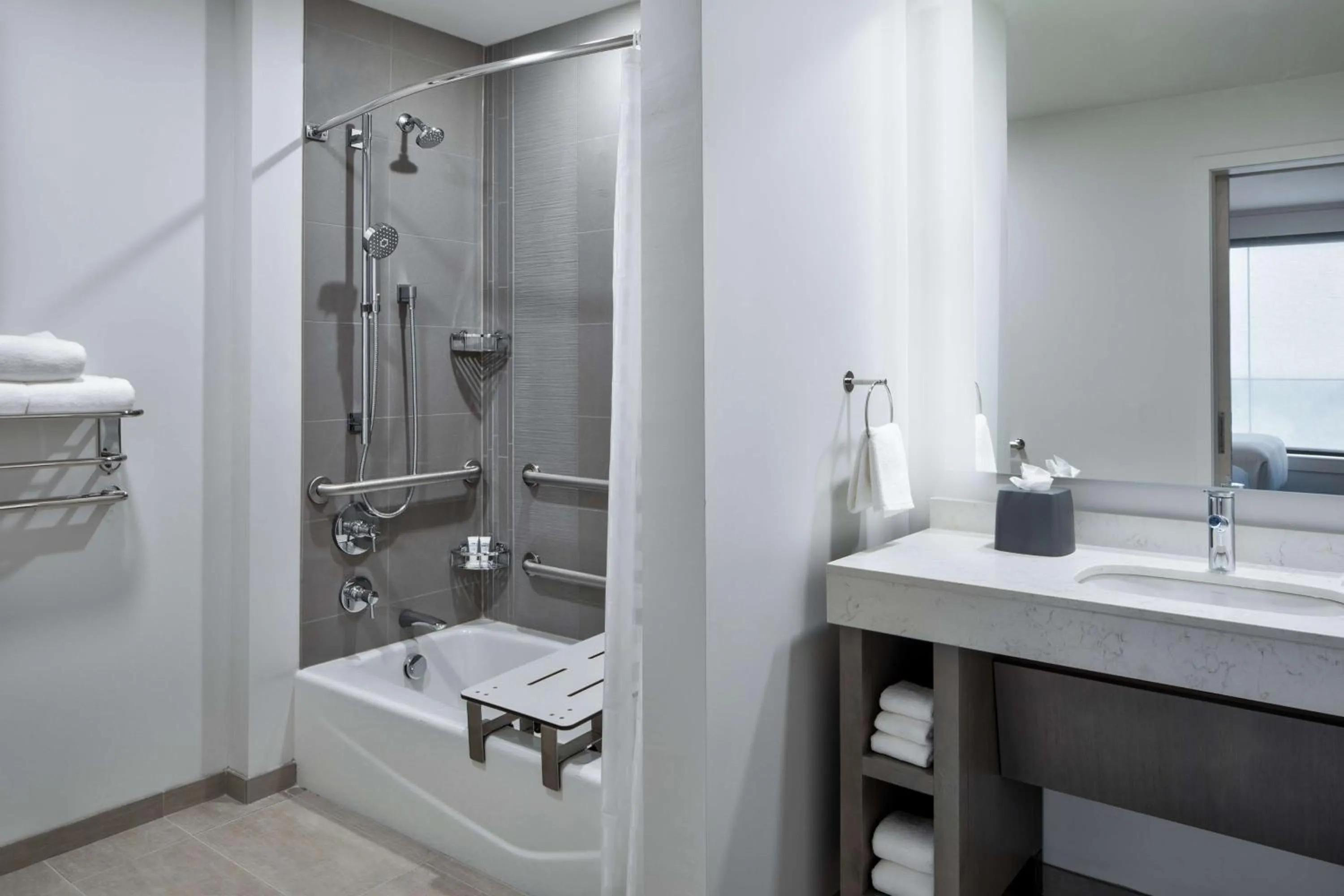 Bathroom in Hyatt House Denver Aurora Anschutz Medical Campus