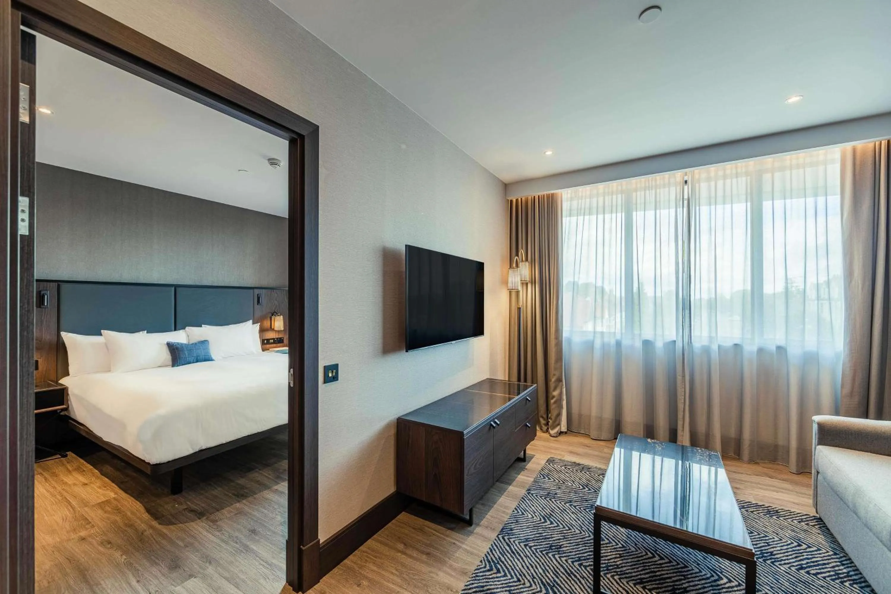 Bedroom, Bed in The Fellows House Cambridge, Curio Collection By Hilton