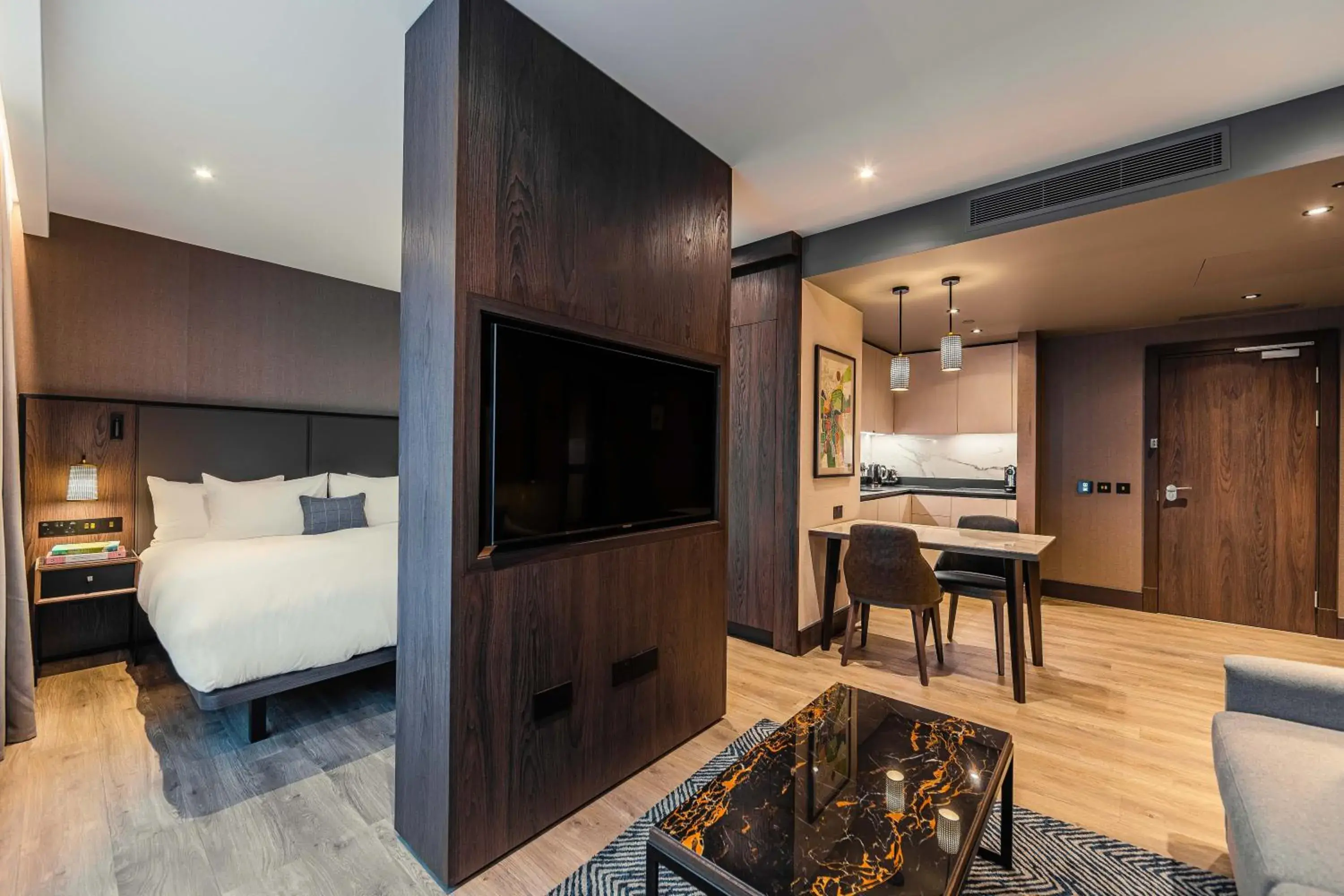 The Newton Superior Studio Suite in The Fellows House Cambridge, Curio Collection By Hilton The Newton Superior Studio Suite in The Fellows House Cambridge, Curio Collection By Hilton