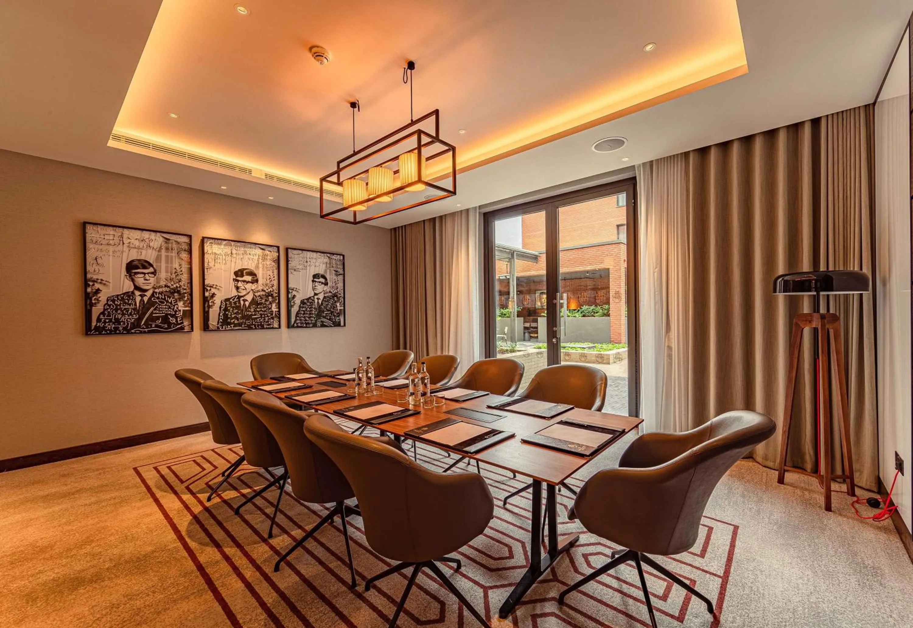 Meeting/conference room in The Fellows House Cambridge, Curio Collection By Hilton