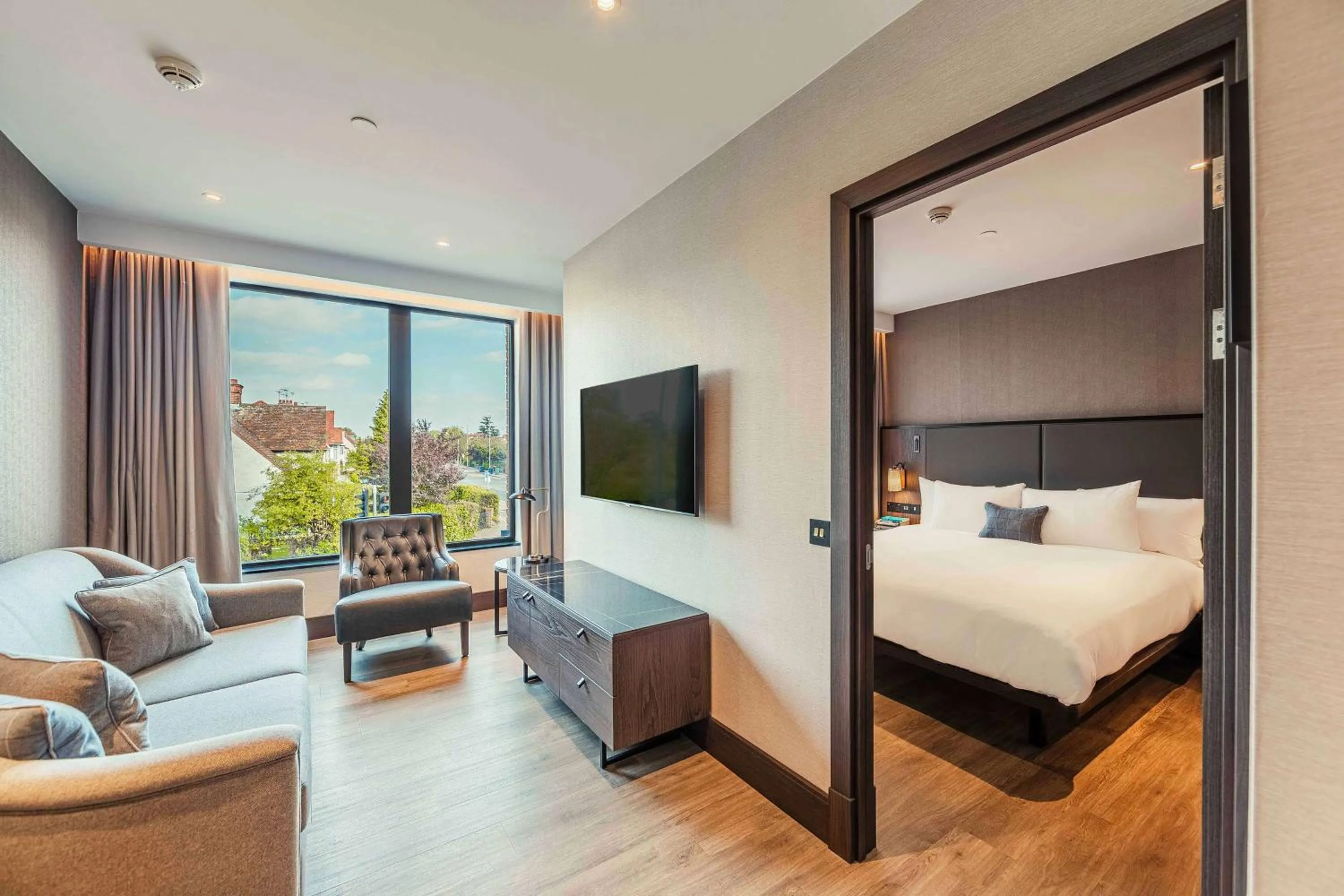 Bedroom, Bed in The Fellows House Cambridge, Curio Collection By Hilton