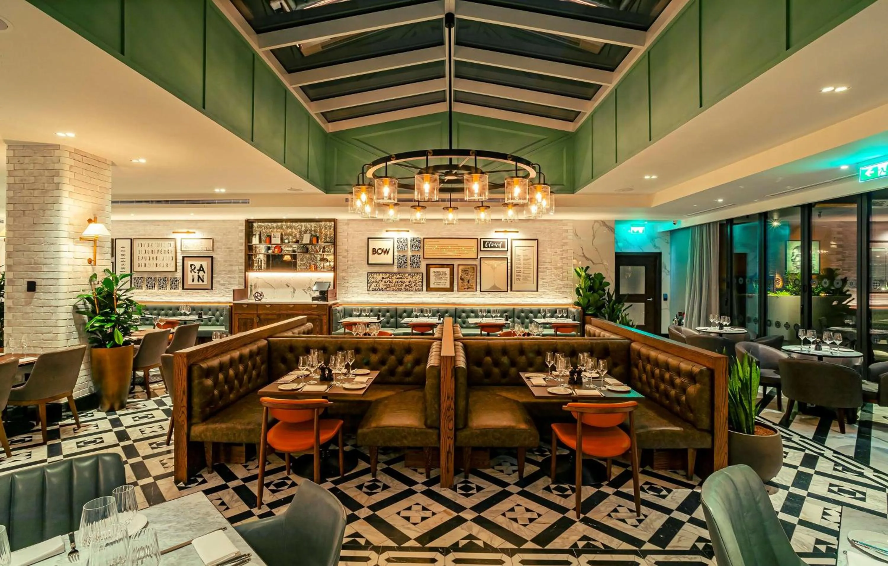 Lounge or bar in The Fellows House Cambridge, Curio Collection By Hilton