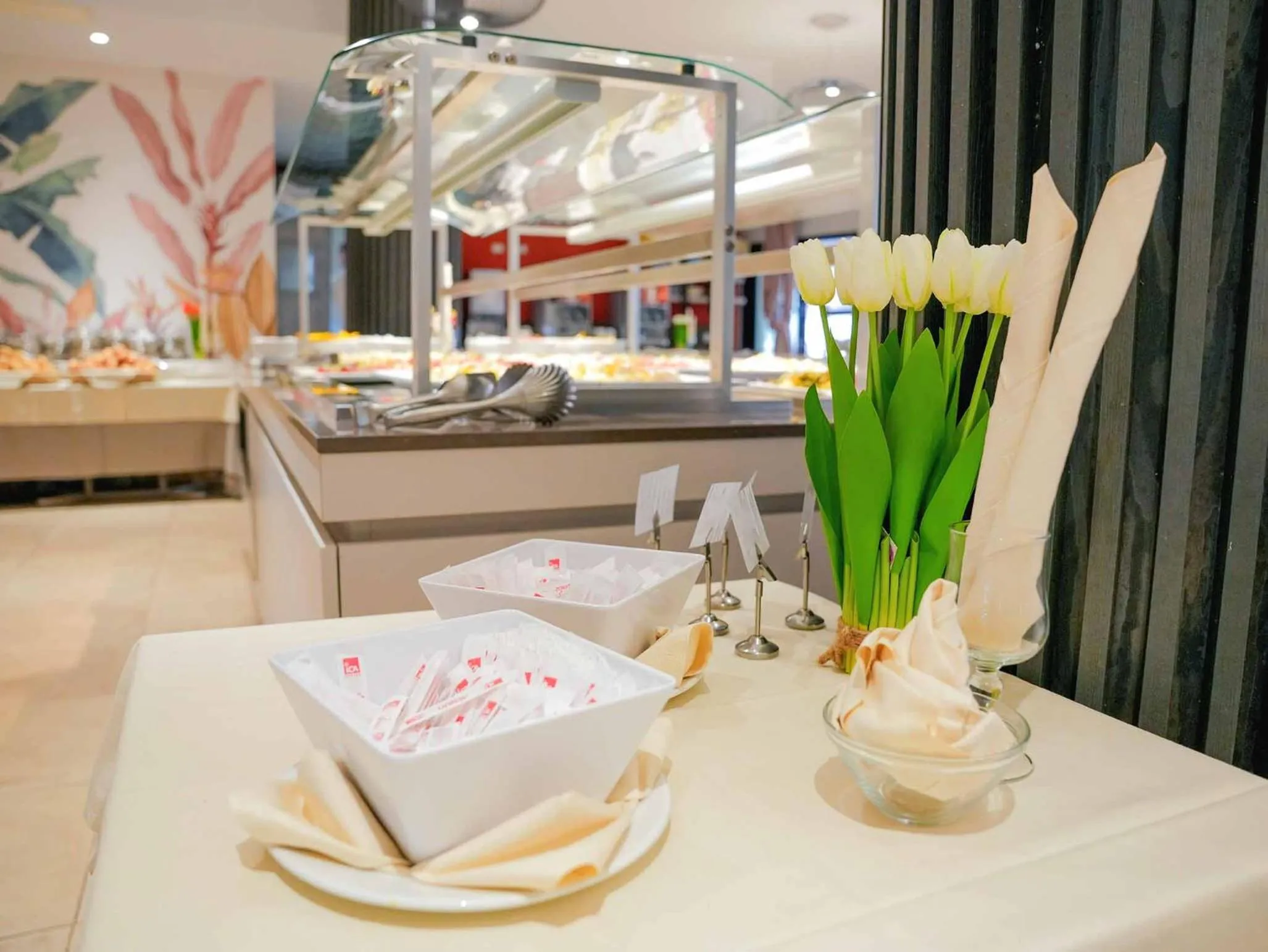 Restaurant/places to eat in Red Sun Village