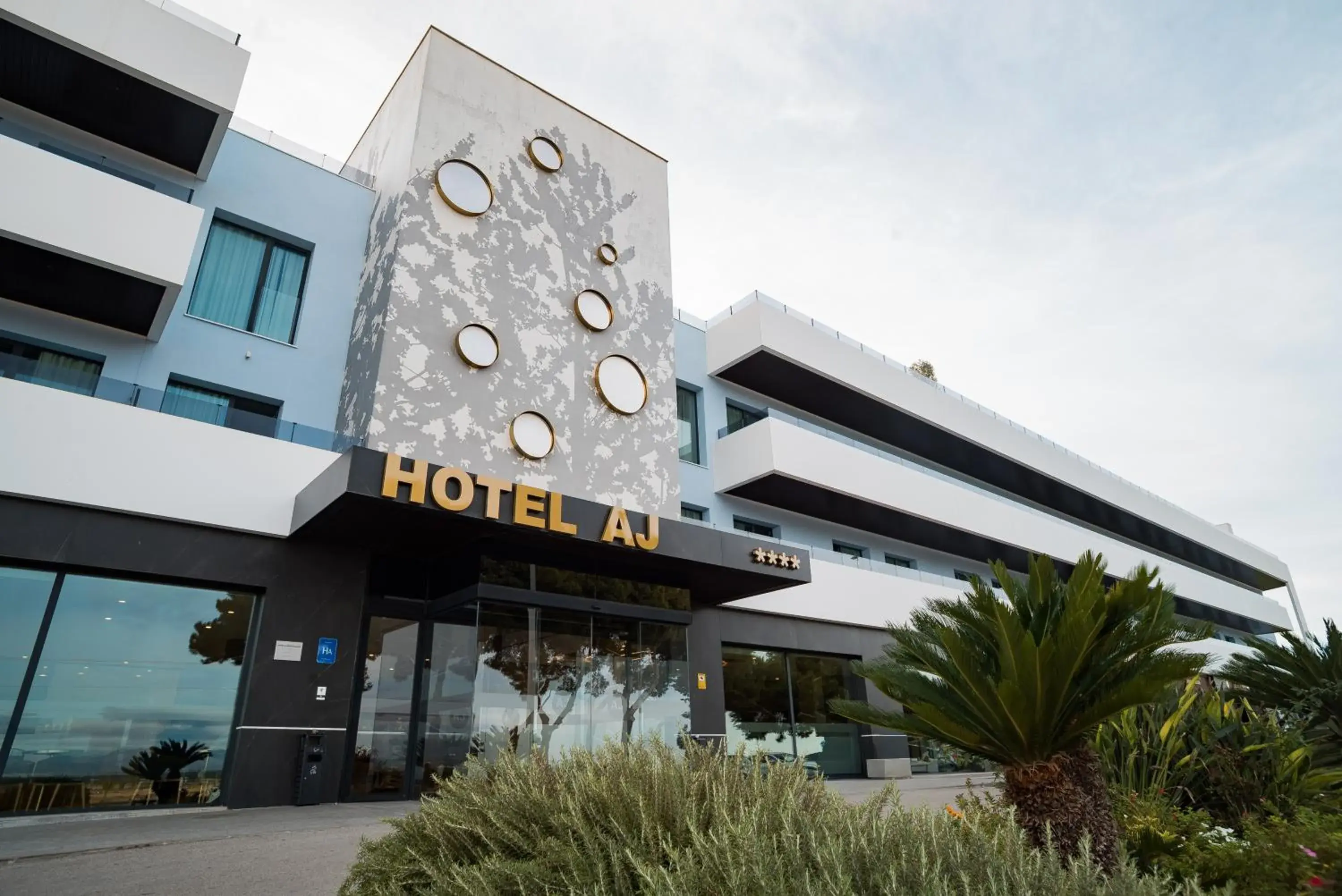 Property building in AJ Gran Alacant by SH Hoteles Property building in AJ Gran Alacant by SH Hoteles