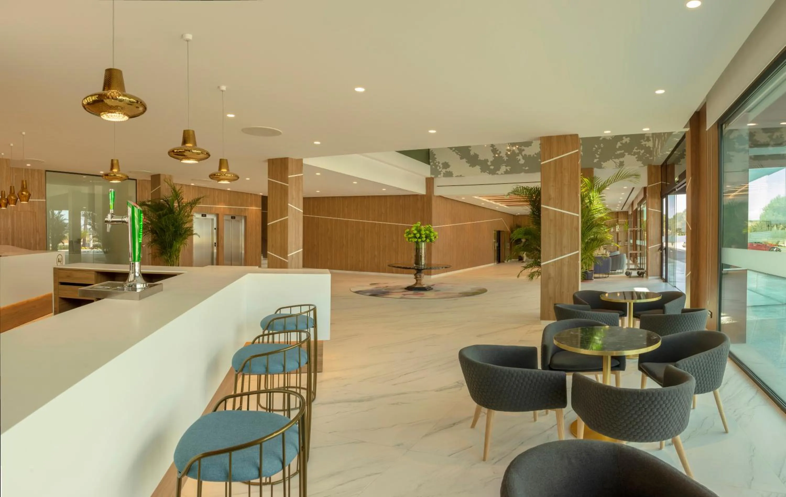 Lounge or bar in AJ Gran Alacant by SH Hoteles