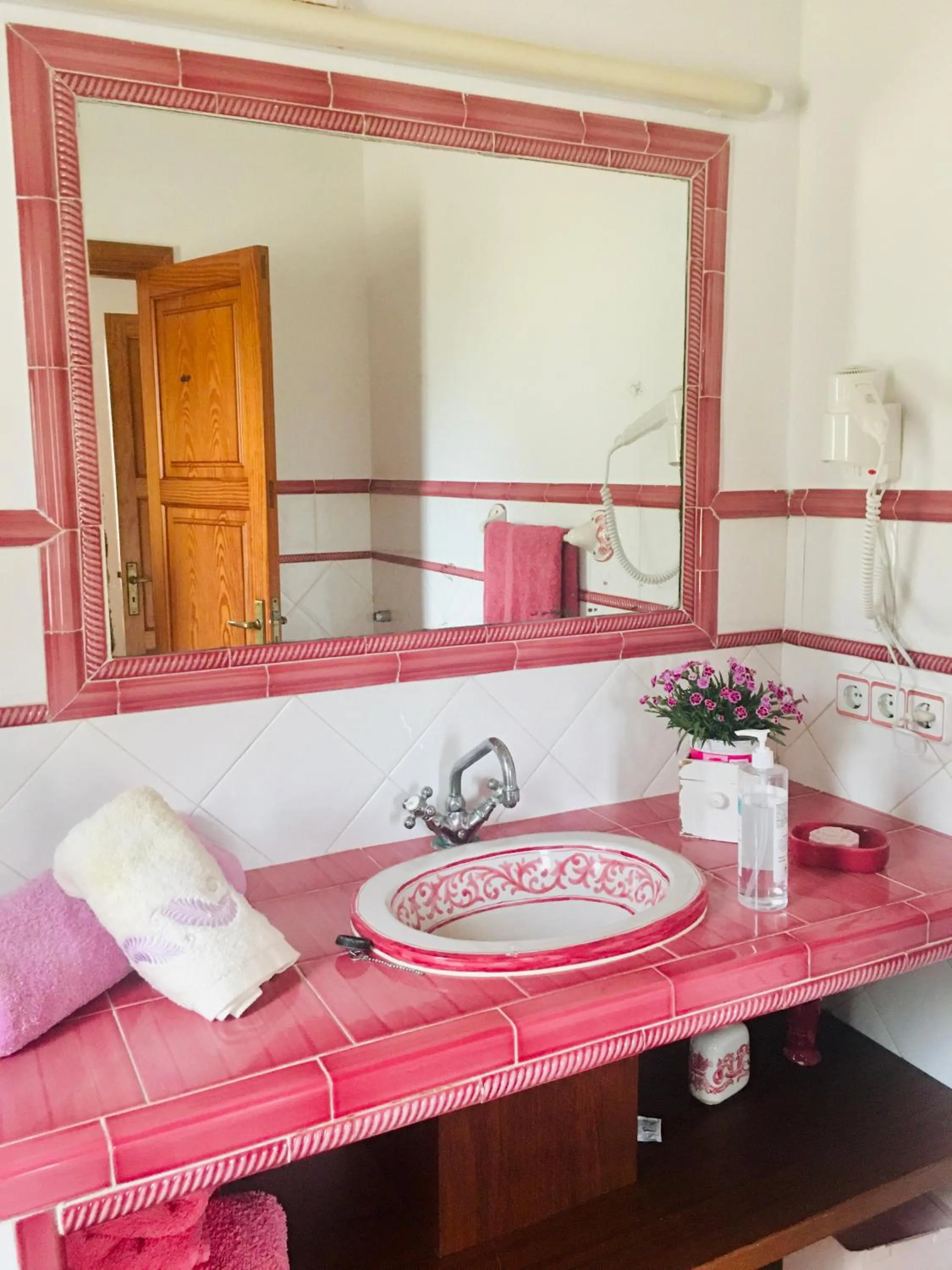 Bathroom in LA VINYA GRAN
