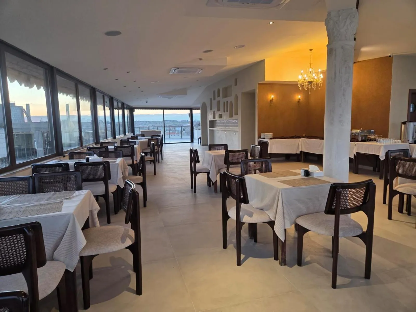 Restaurant/places to eat in Saint John Hotel