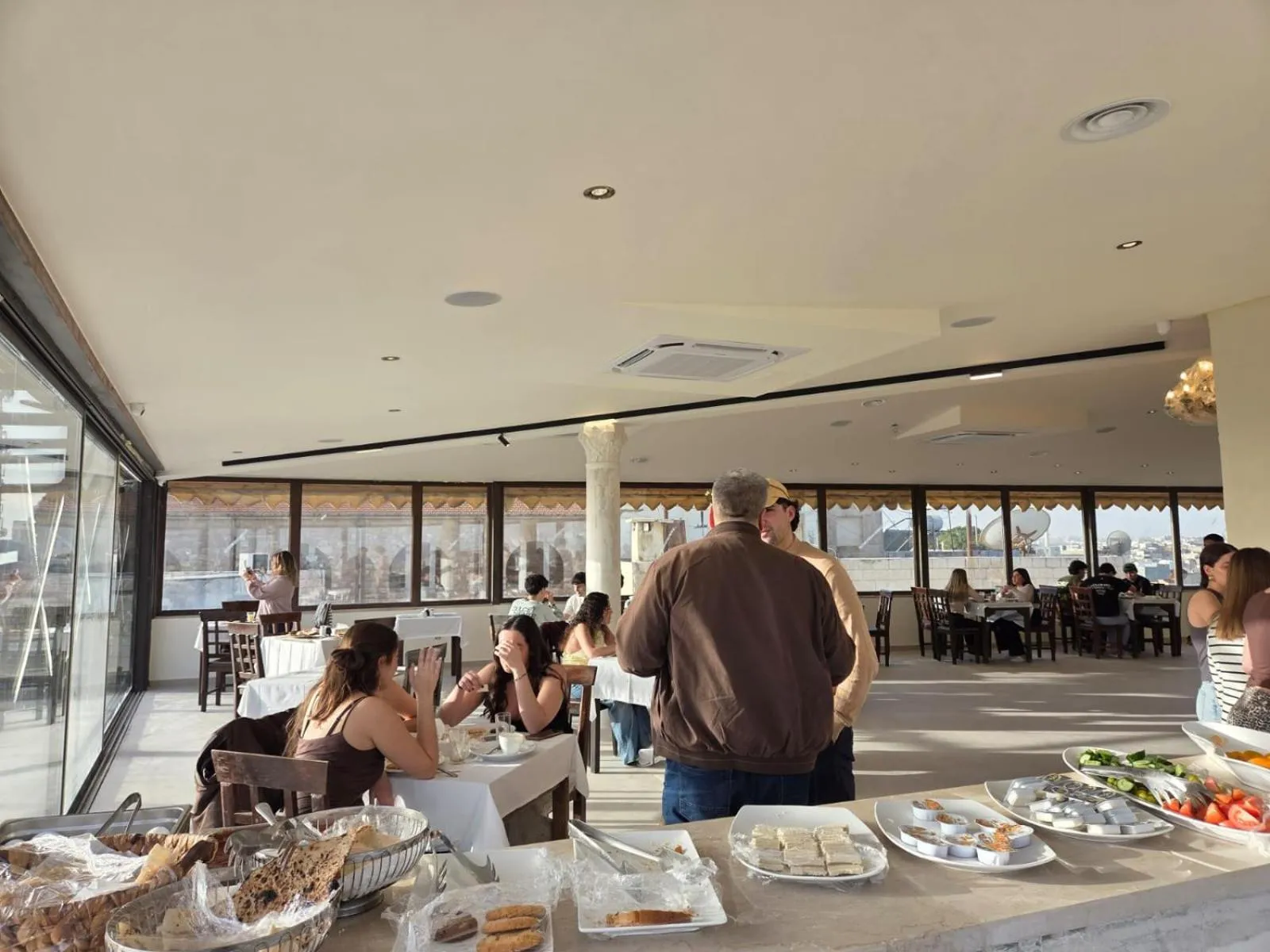 Restaurant/places to eat in Saint John Hotel