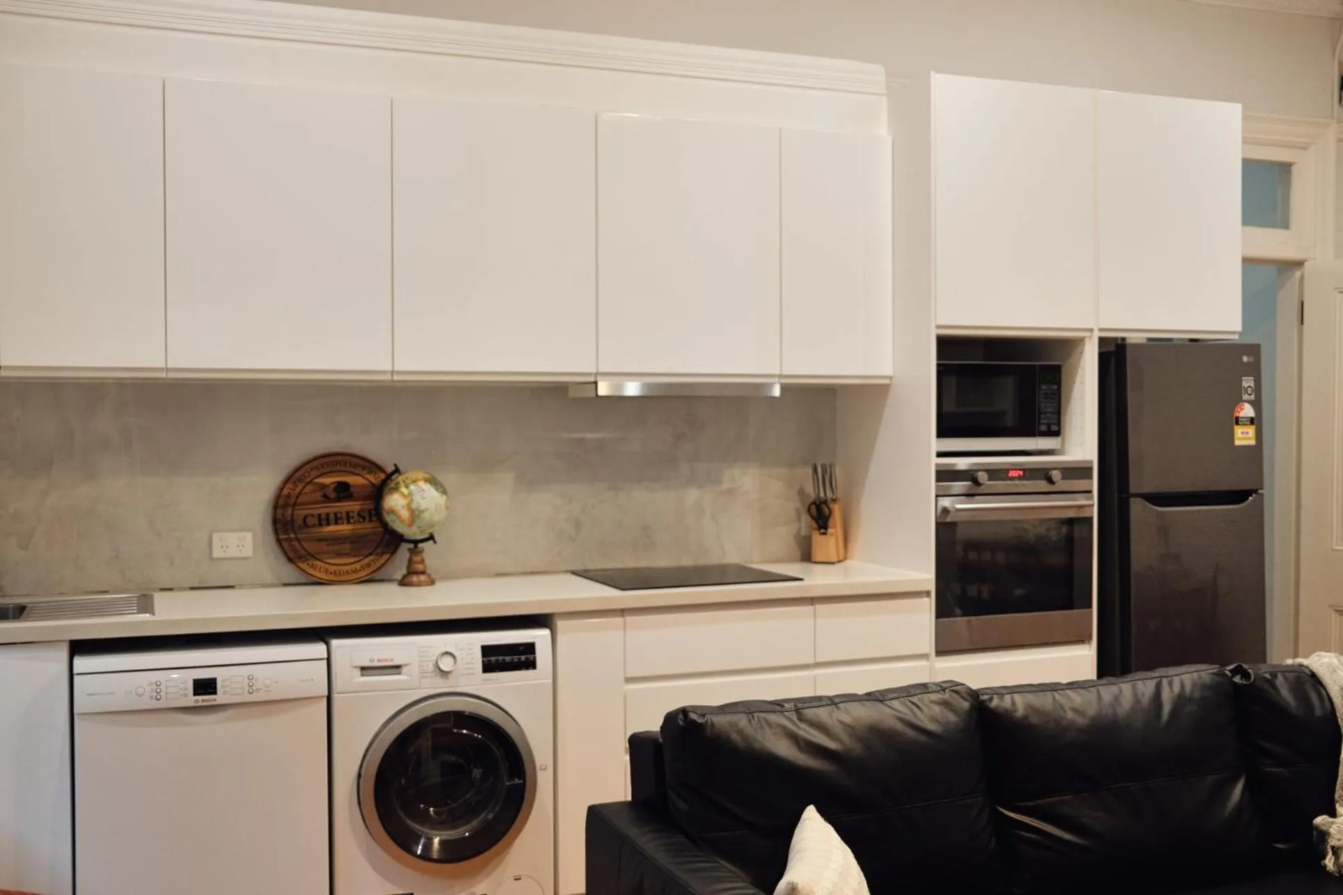 Manly Waves Studios & Apartments