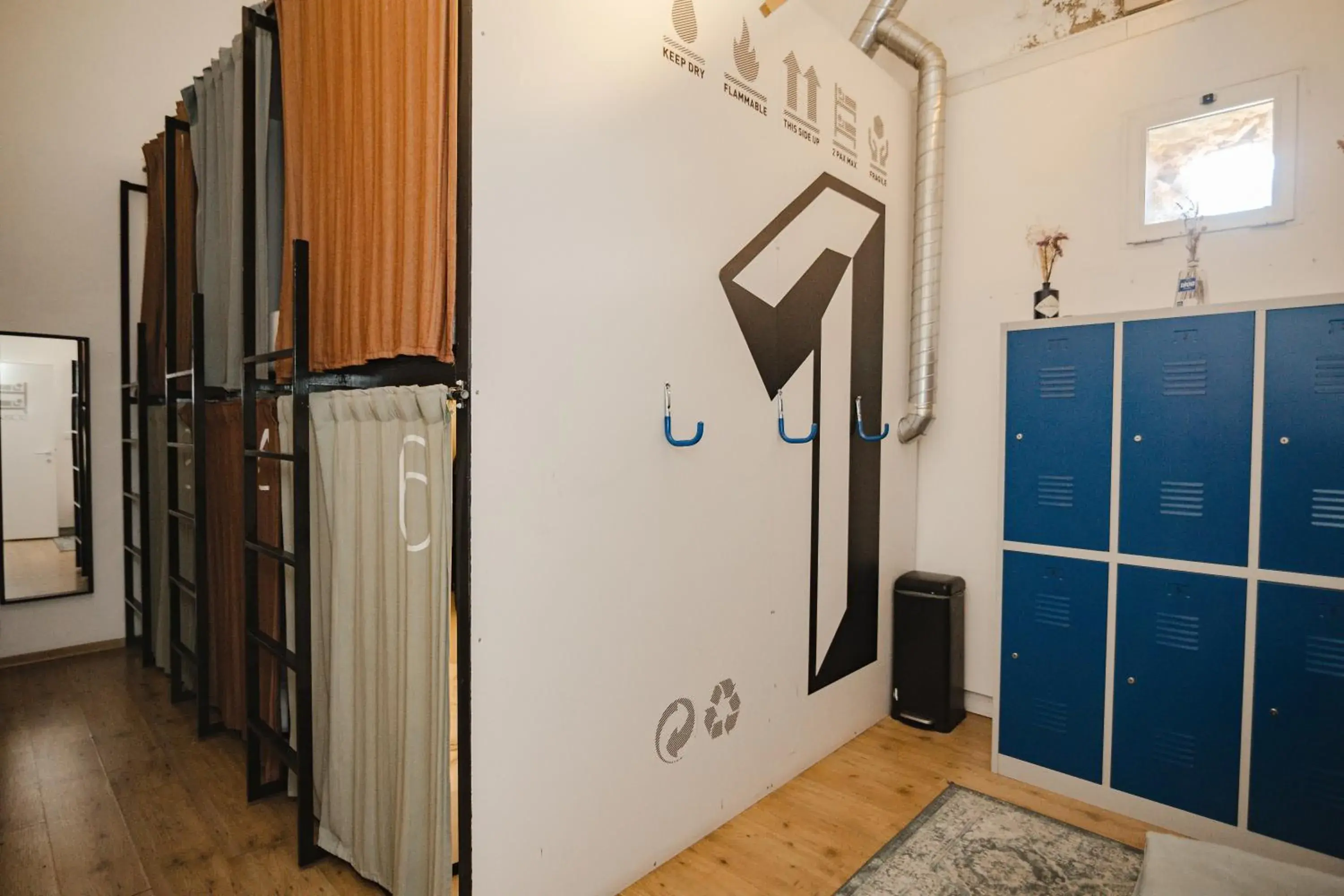 Bed in 6-Bed Female Dormitory Room in LX Hostel Bed in 6-Bed Female Dormitory Room in LX Hostel