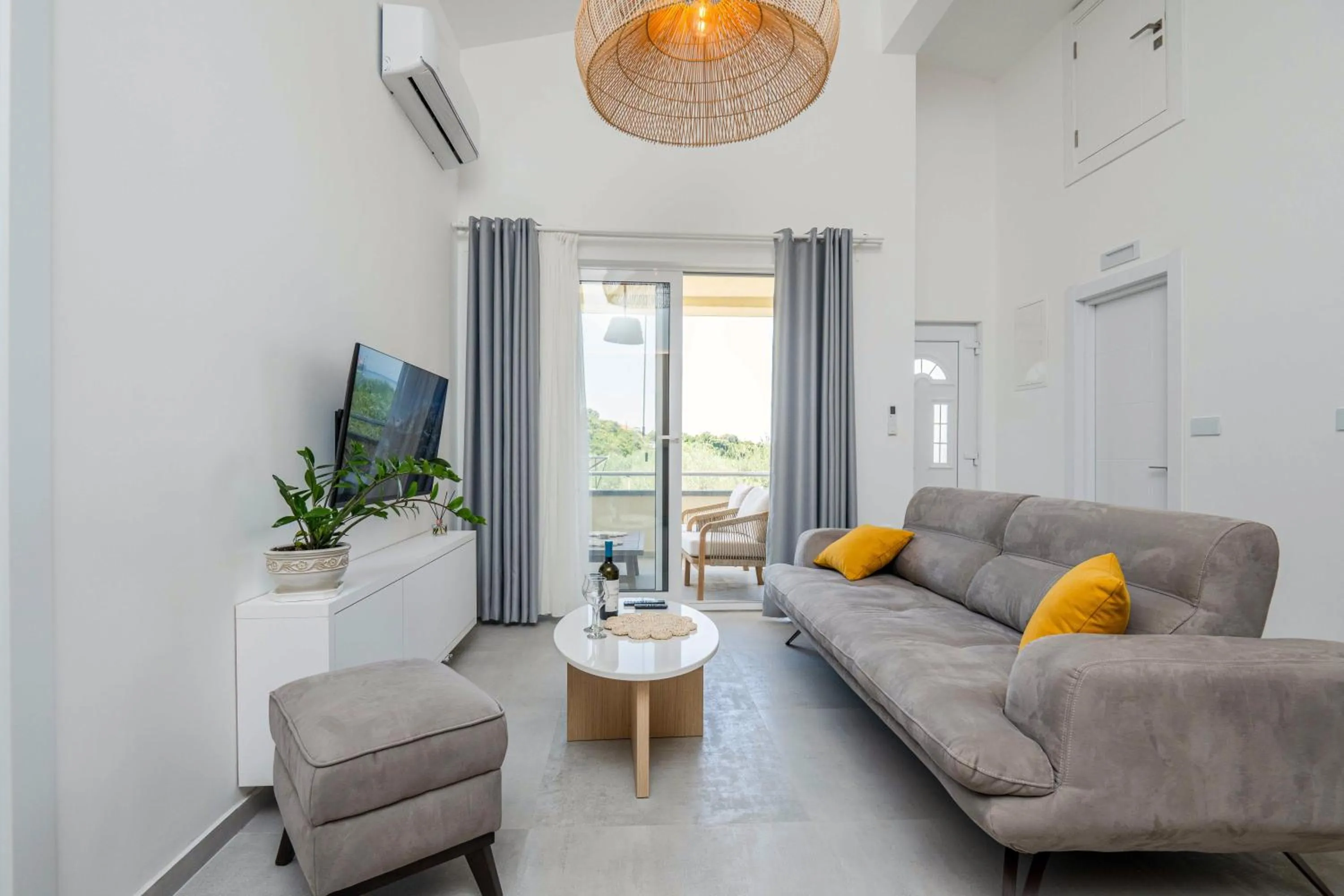 TV and multimedia in President Bungalows and Apartments