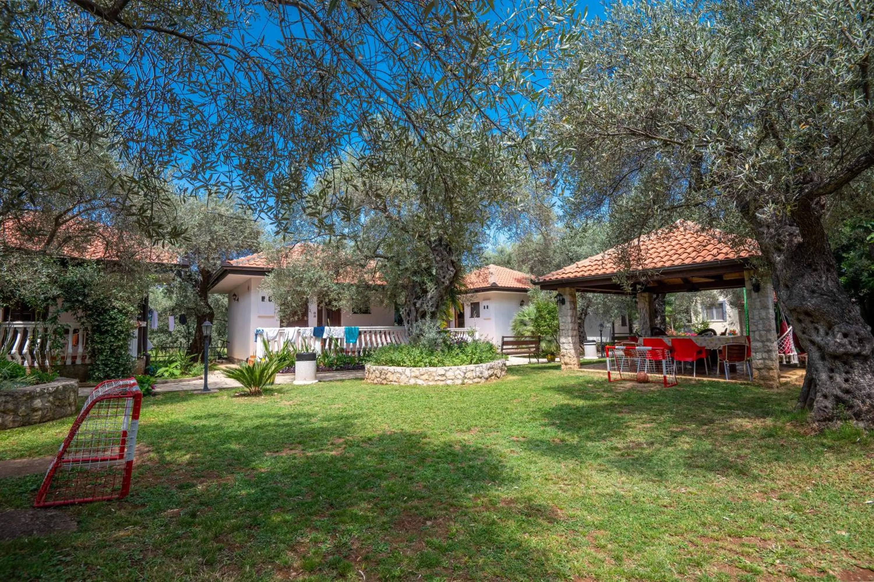 Garden view in President Bungalows and Apartments