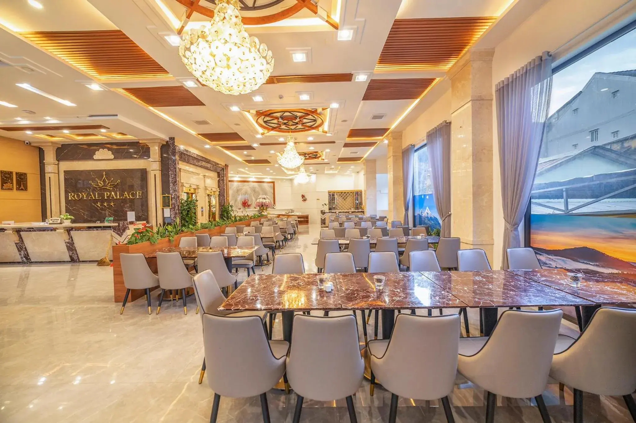 Restaurant/places to eat in Royal Palace Restaurant/places to eat in Royal Palace