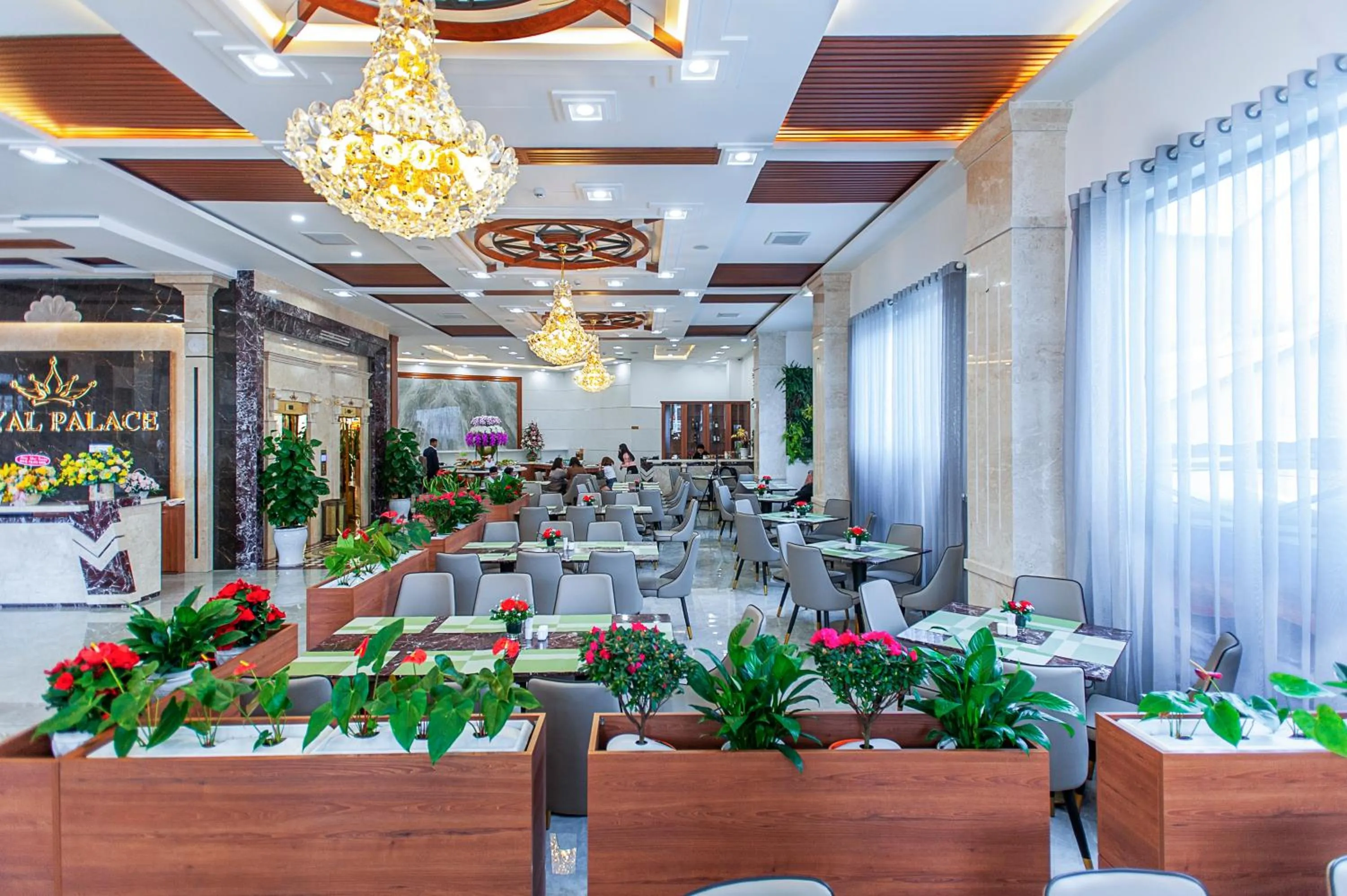 Restaurant/places to eat in Royal Palace