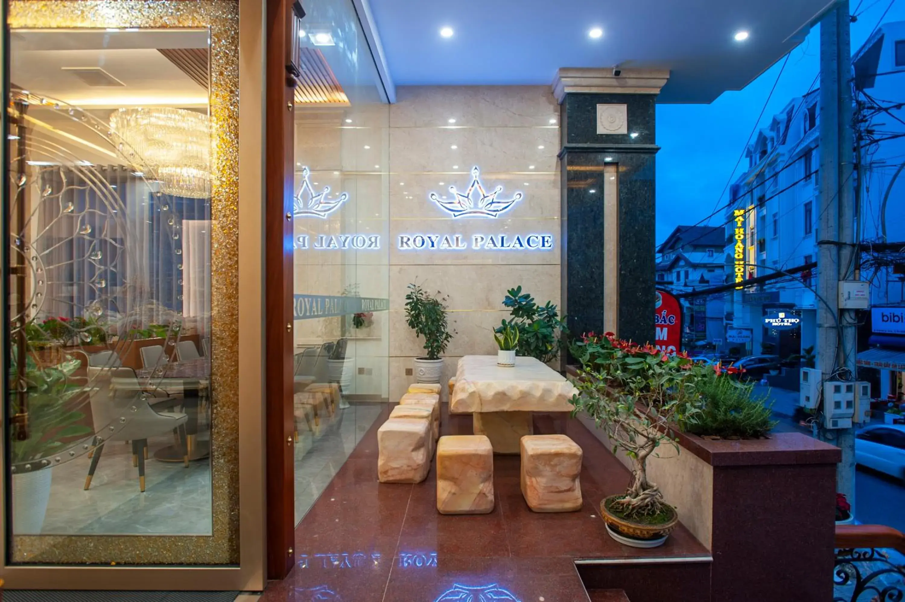 Facade/entrance in Royal Palace Facade/entrance in Royal Palace