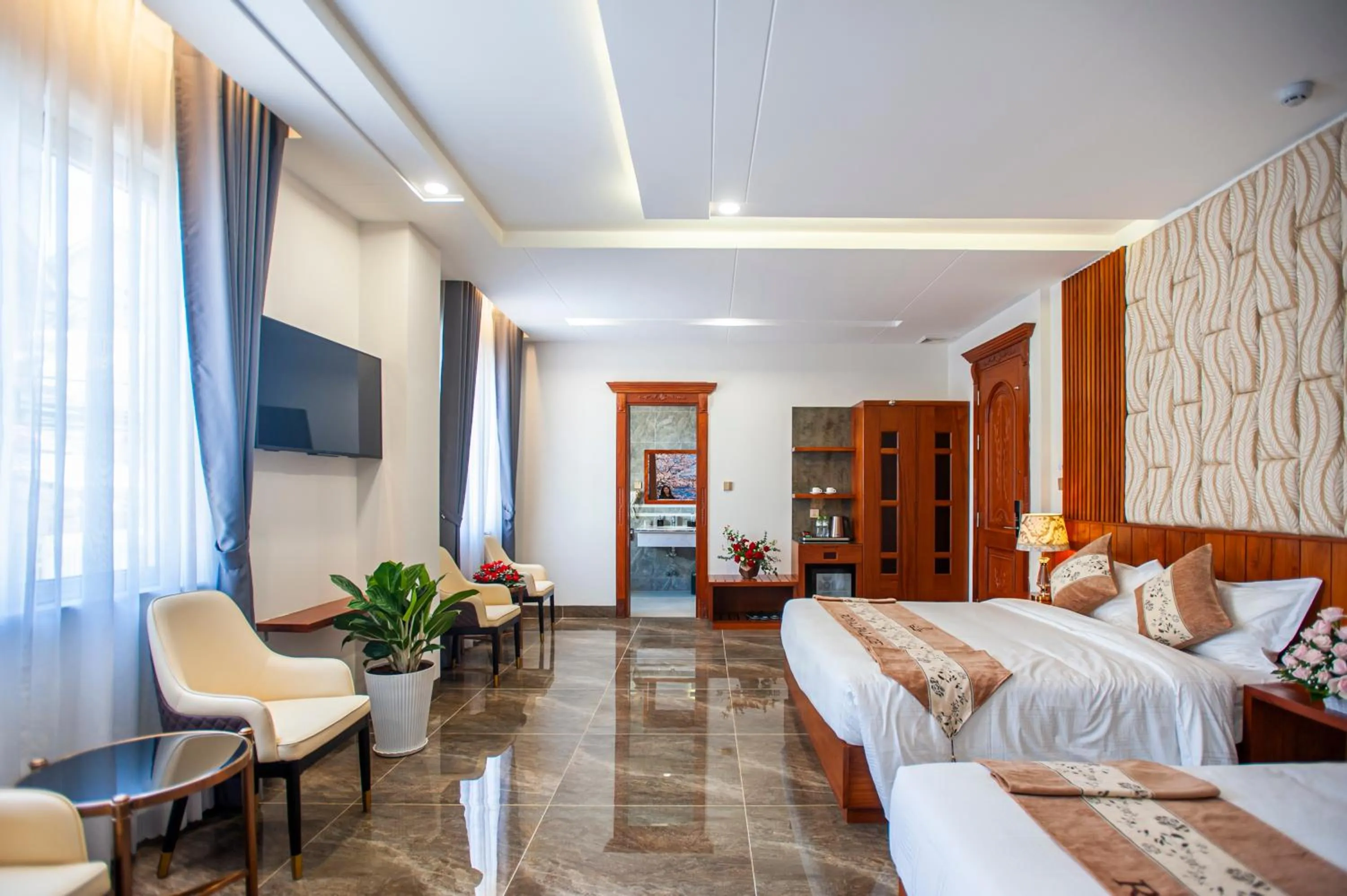 Photo of the whole room, Bed in Royal Palace