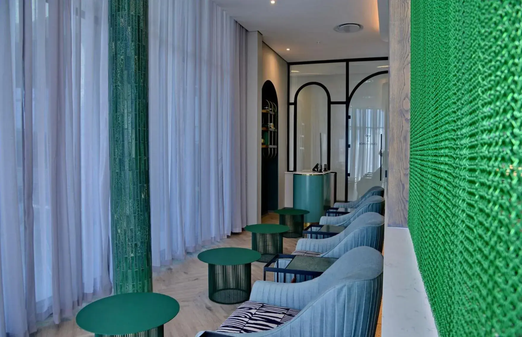 Lounge or bar in Courtyard Hotel Waterfall City Lounge or bar in Courtyard Hotel Waterfall City