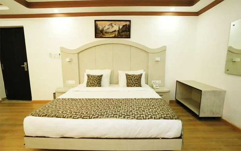 Bed in Crown Plaza Residency