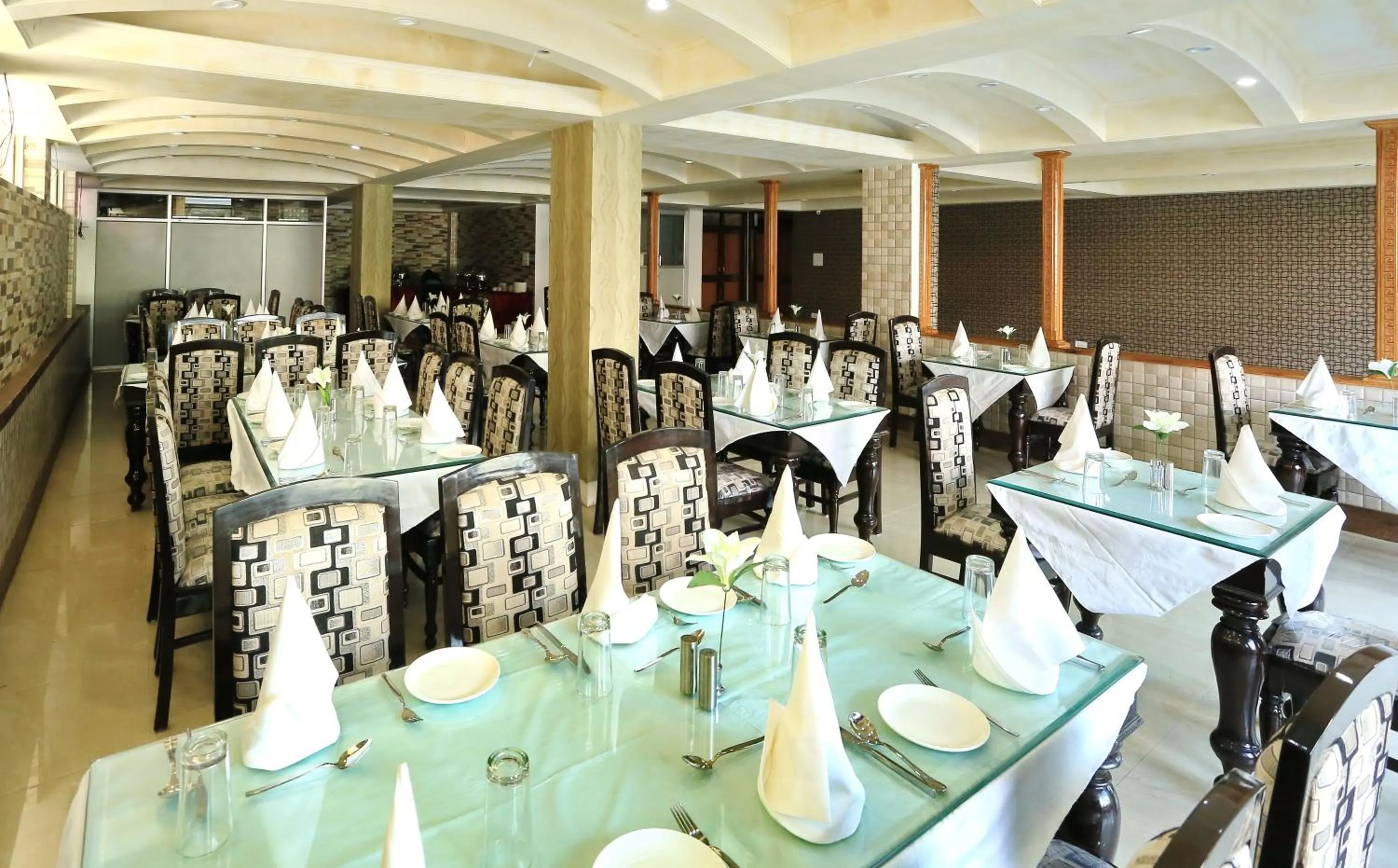 Restaurant/places to eat in Crown Plaza Residency