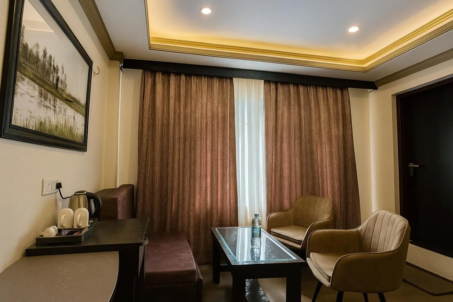 Bedroom in Crown Plaza Residency