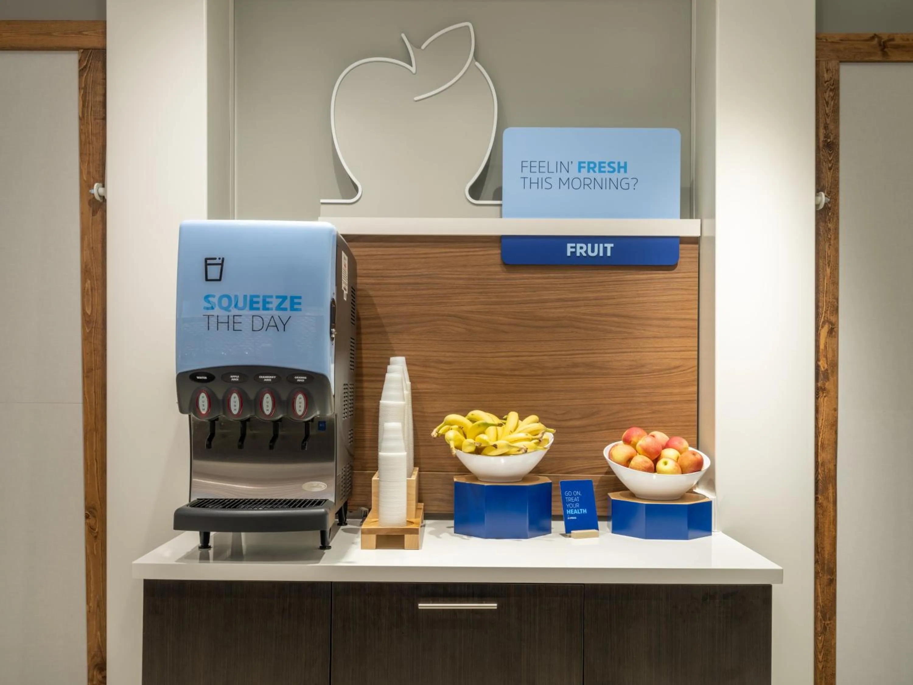 Breakfast in Holiday Inn Express & Suites - Watertown by IHG