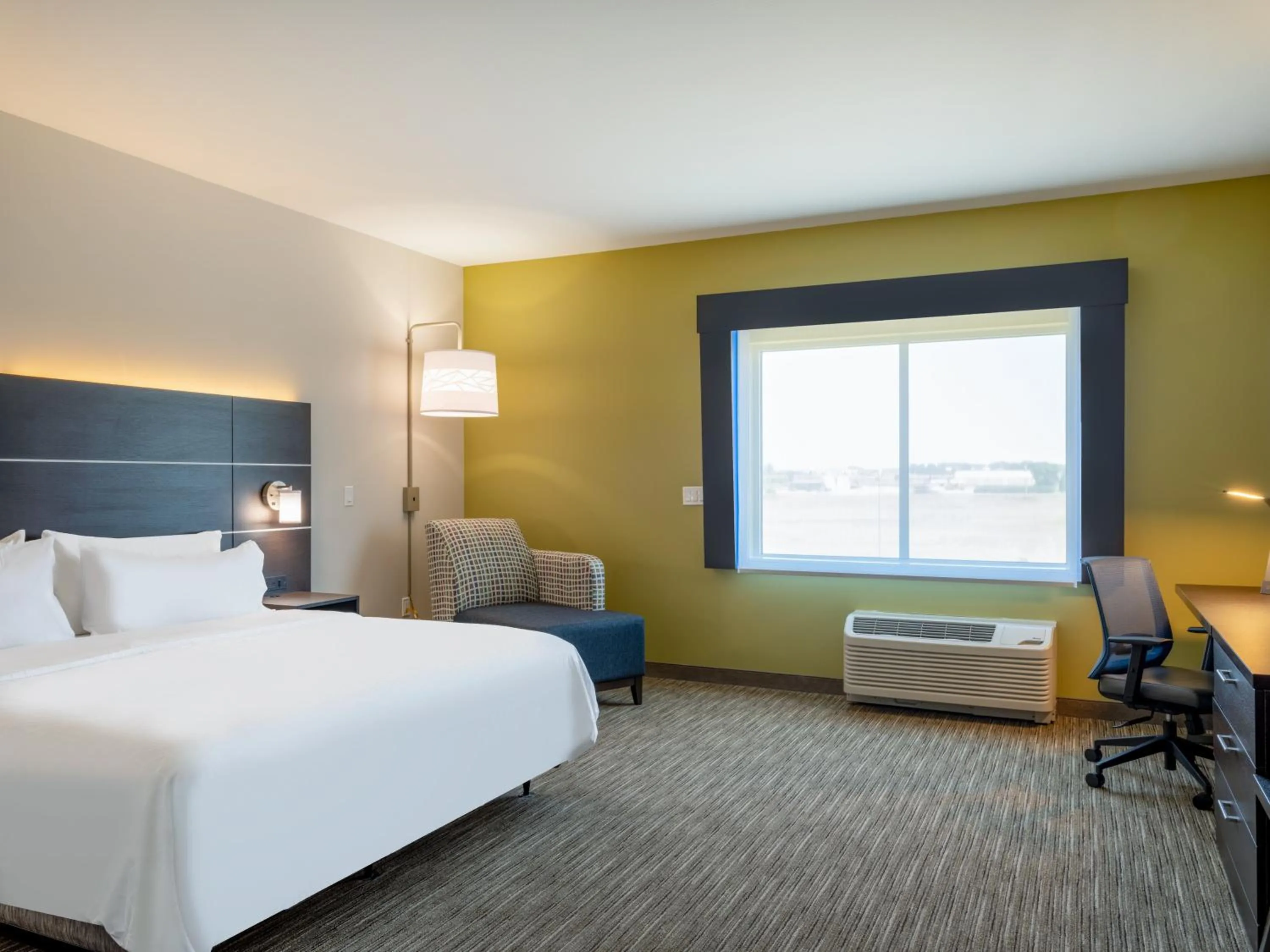 Photo of the whole room, Bed in Holiday Inn Express & Suites - Watertown by IHG