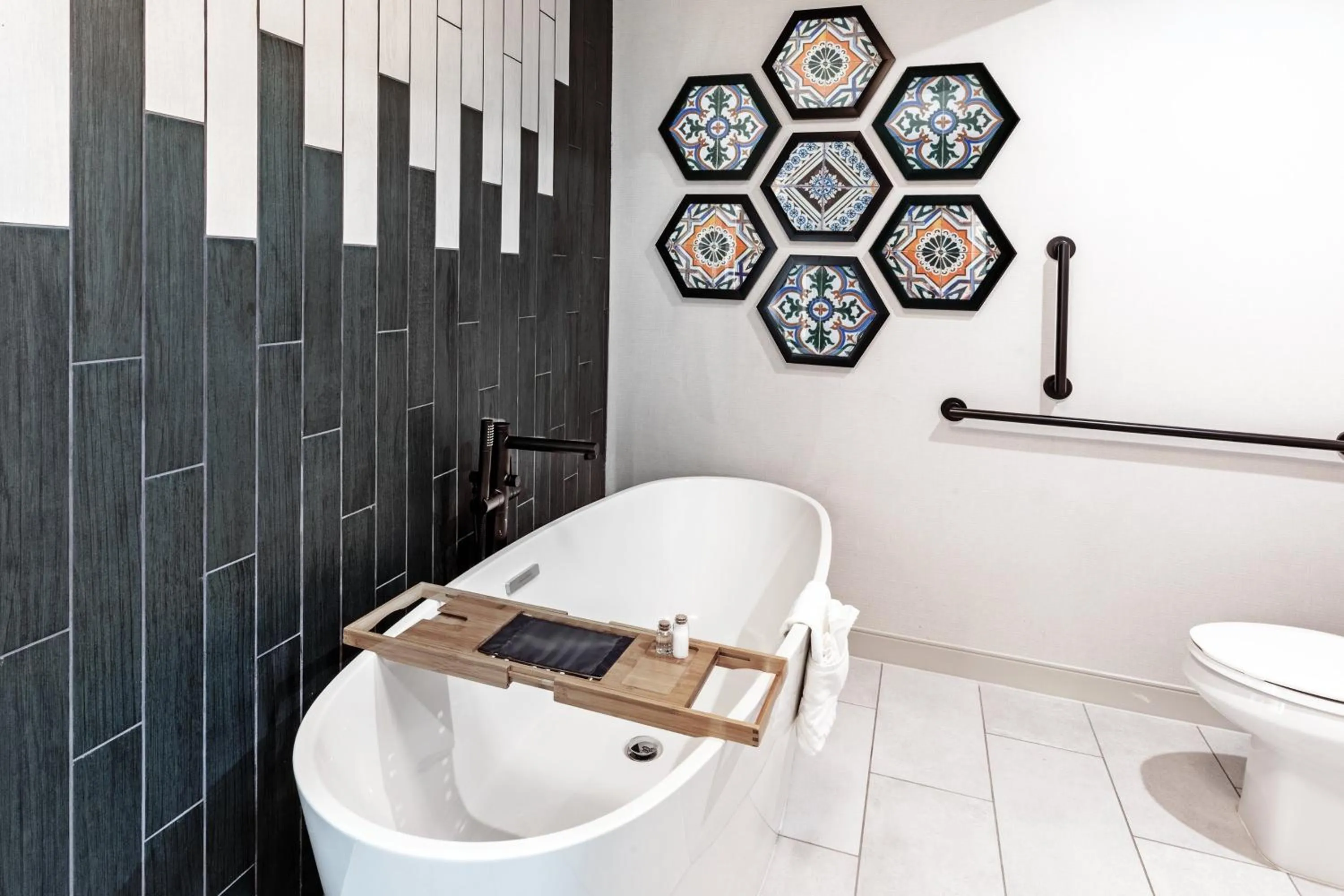 Photo of the whole room in Hotel Indigo Spring - Woodlands Area by IHG