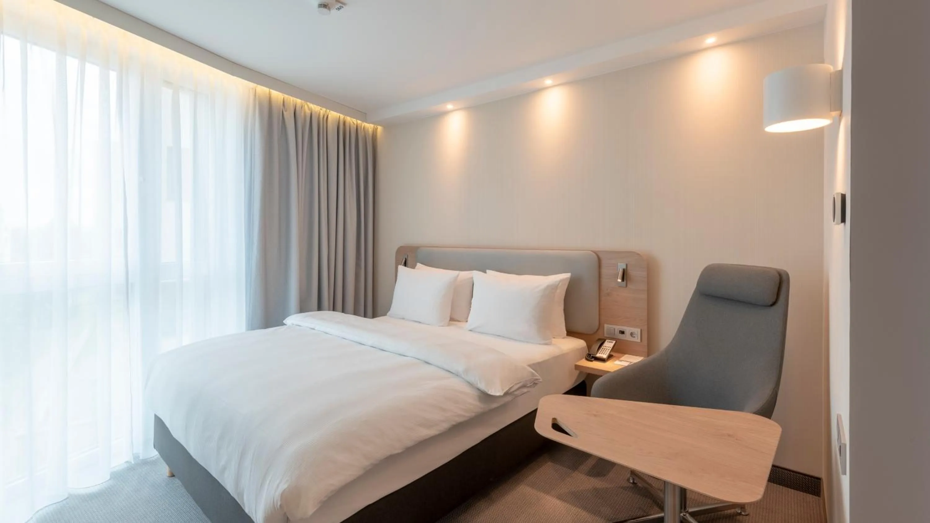 Bed in Holiday Inn Express - Offenbach by IHG