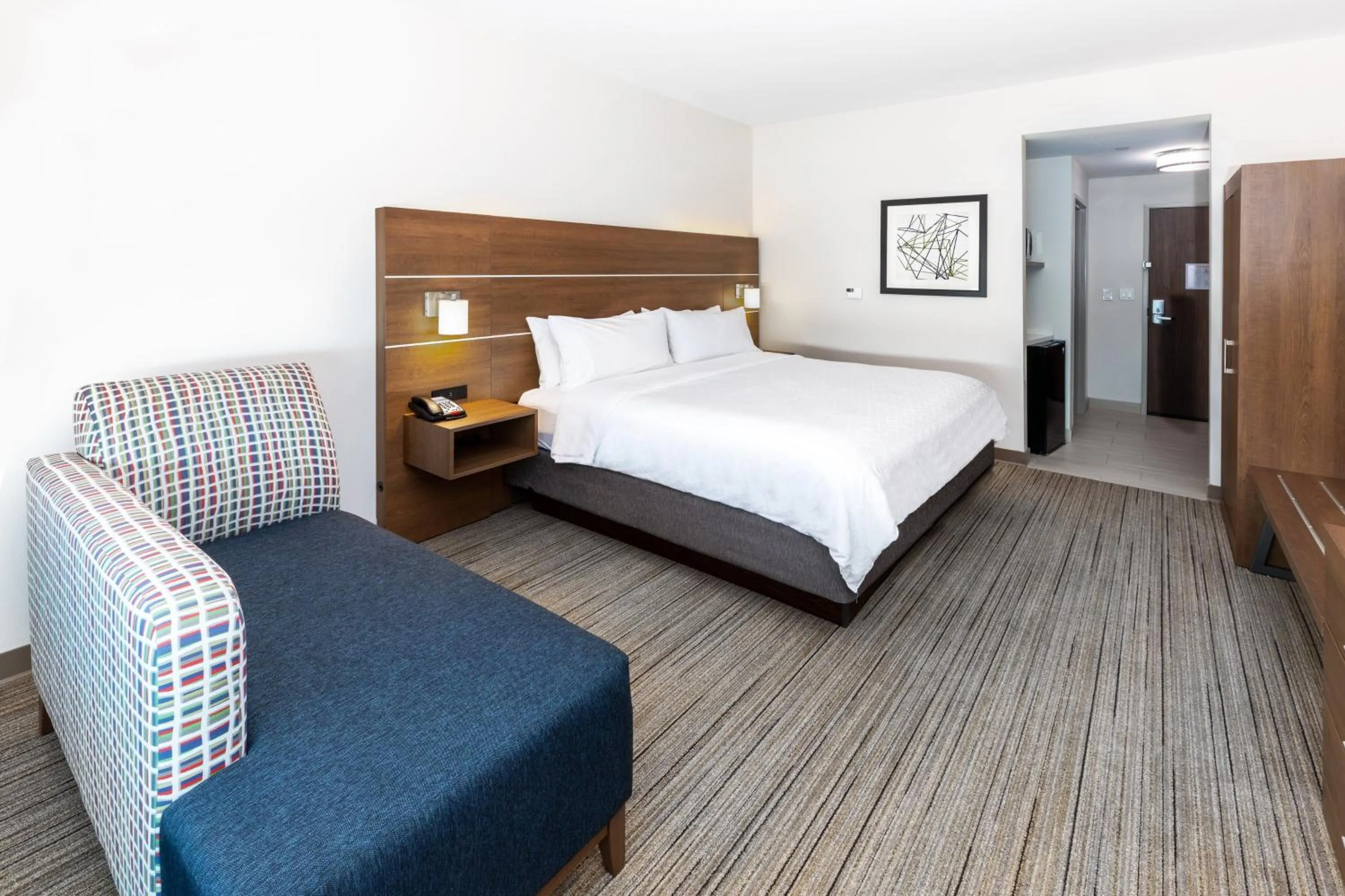 Photo of the whole room, Bed in Holiday Inn Express & Suites - Stafford NW - Sugar Land by IHG