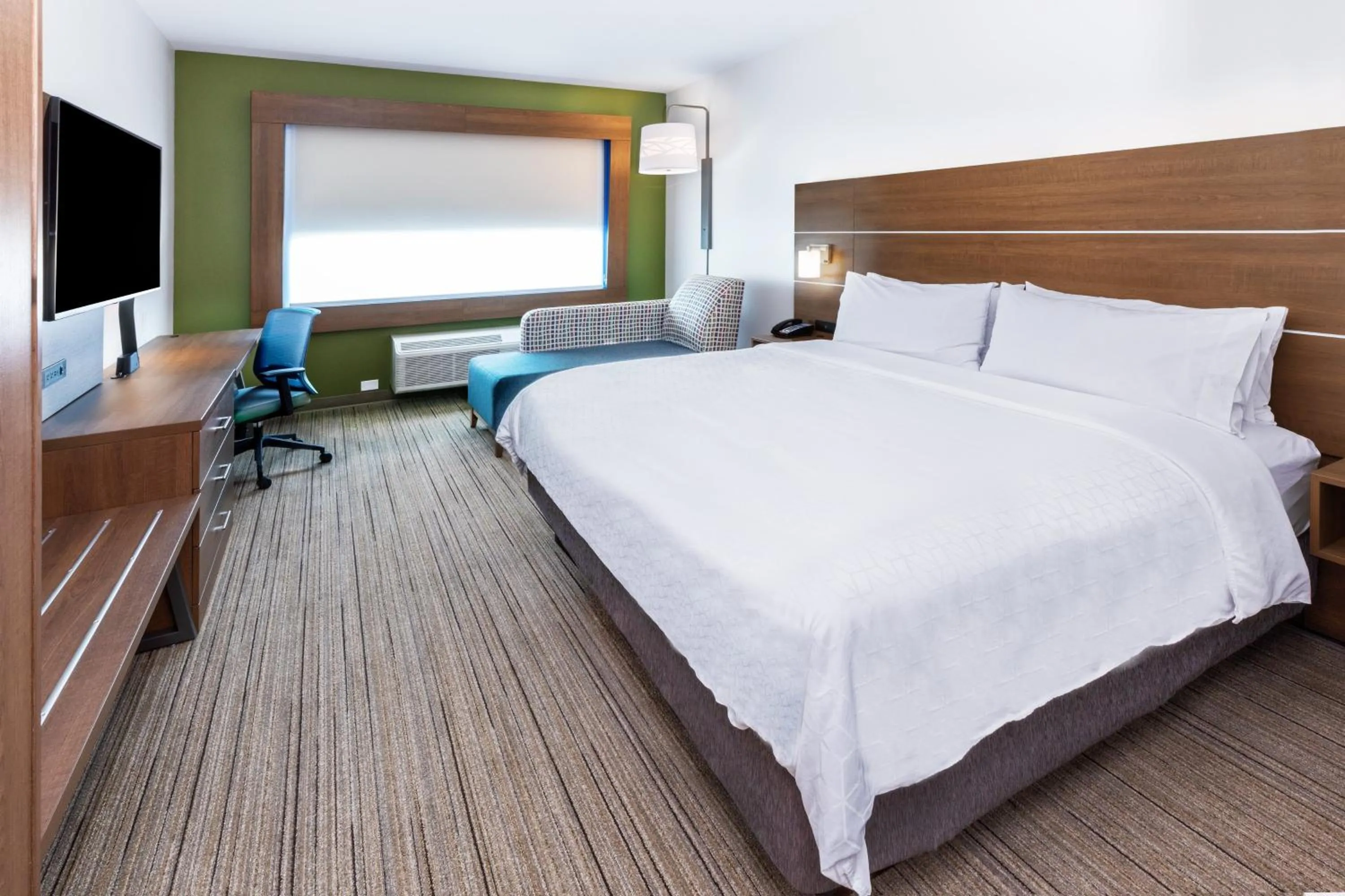 Photo of the whole room, Bed in Holiday Inn Express & Suites - Stafford NW - Sugar Land by IHG