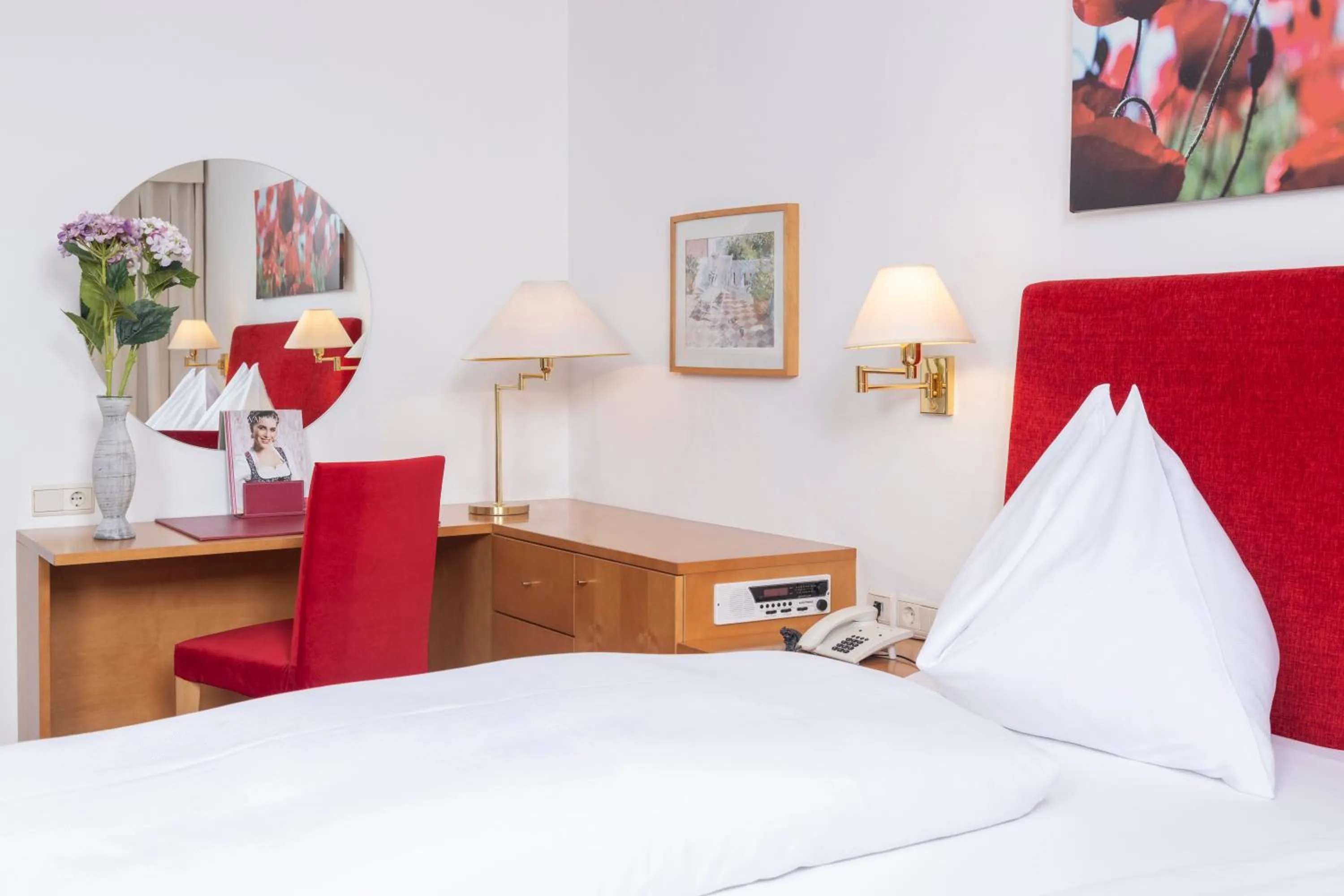 Seating area, Bed in Hotel Furian