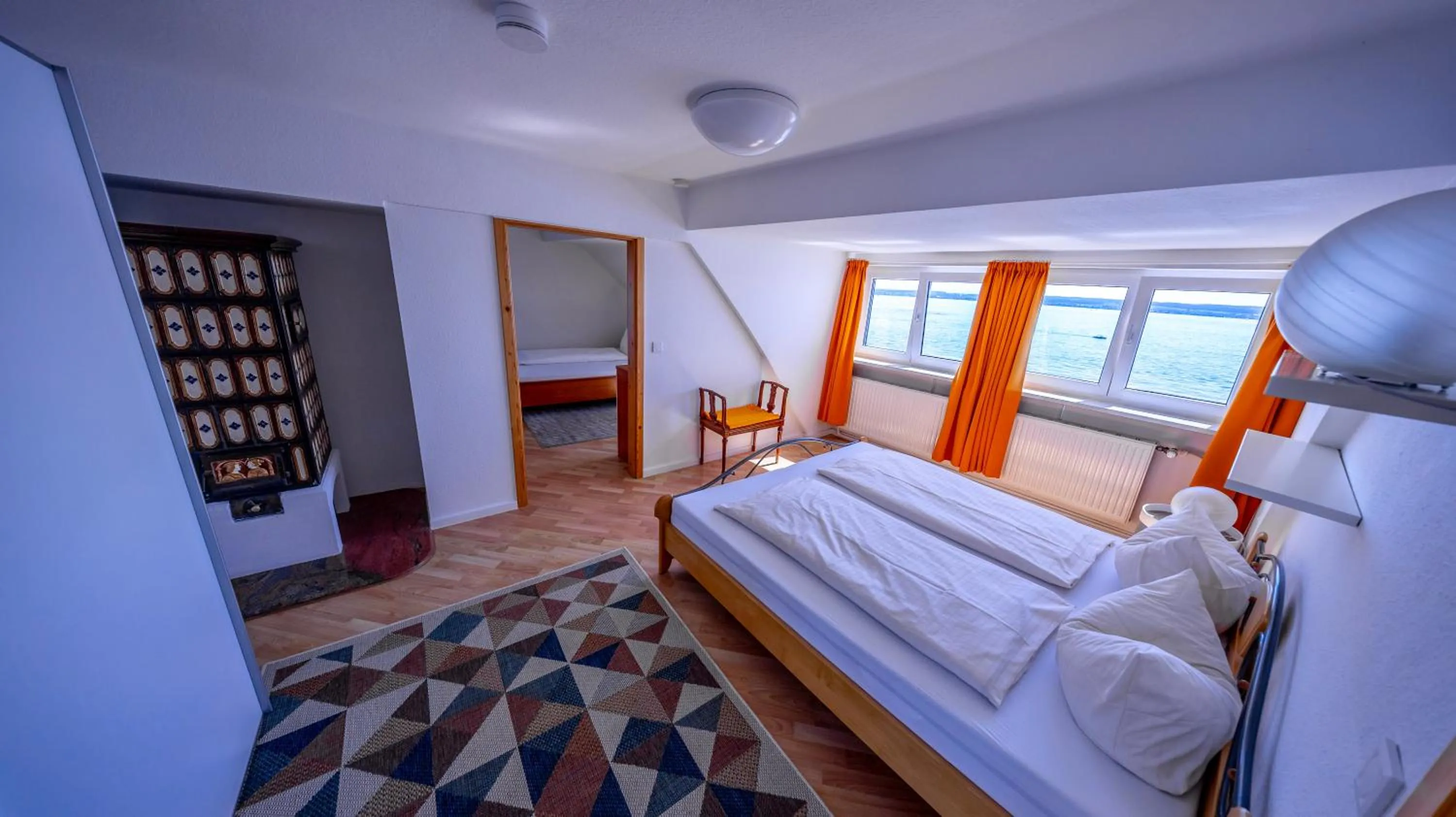Lake view, Bed in Seehotel ZUR MÜNZ