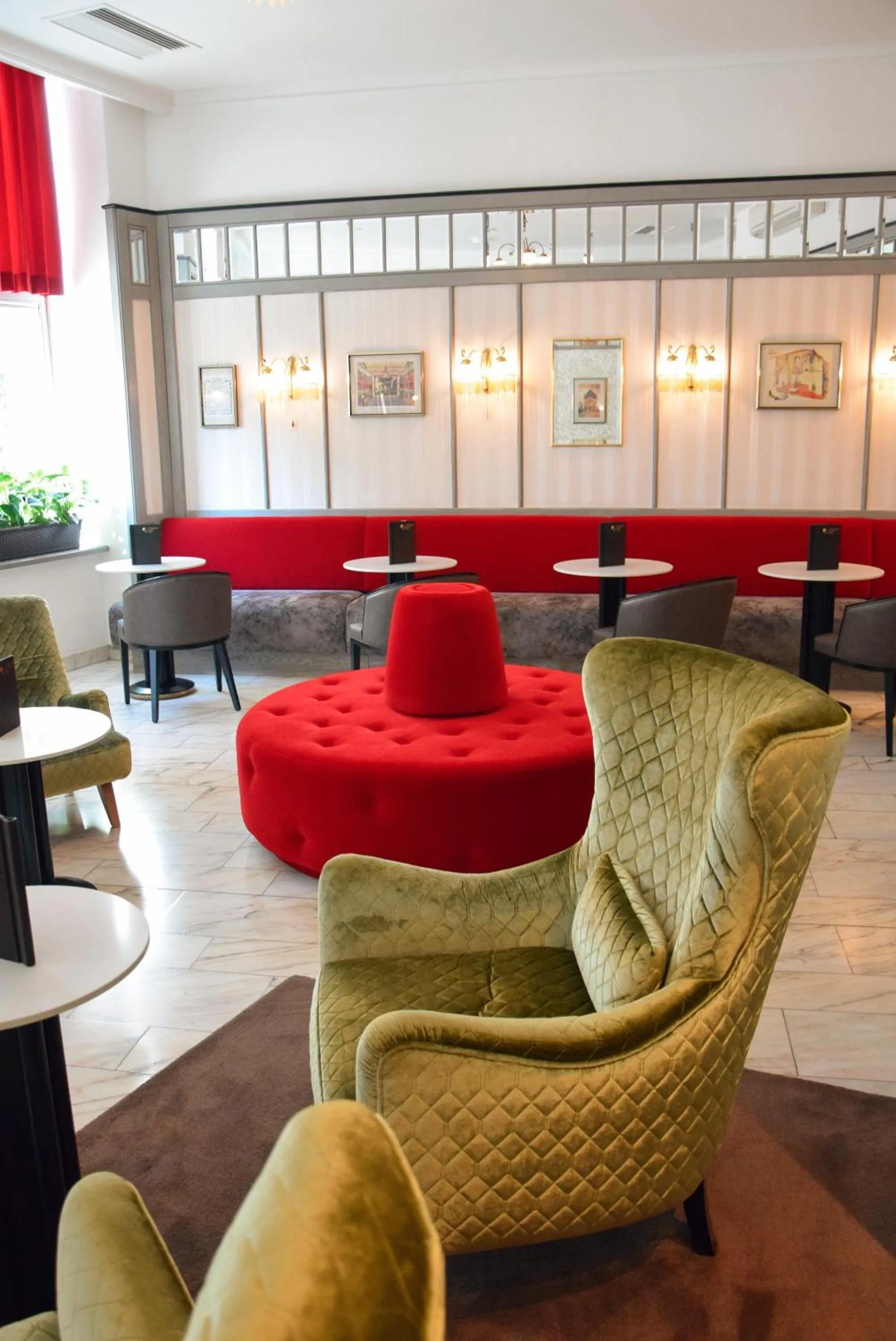 Lobby or reception in Theaterhotel & Suites Wien