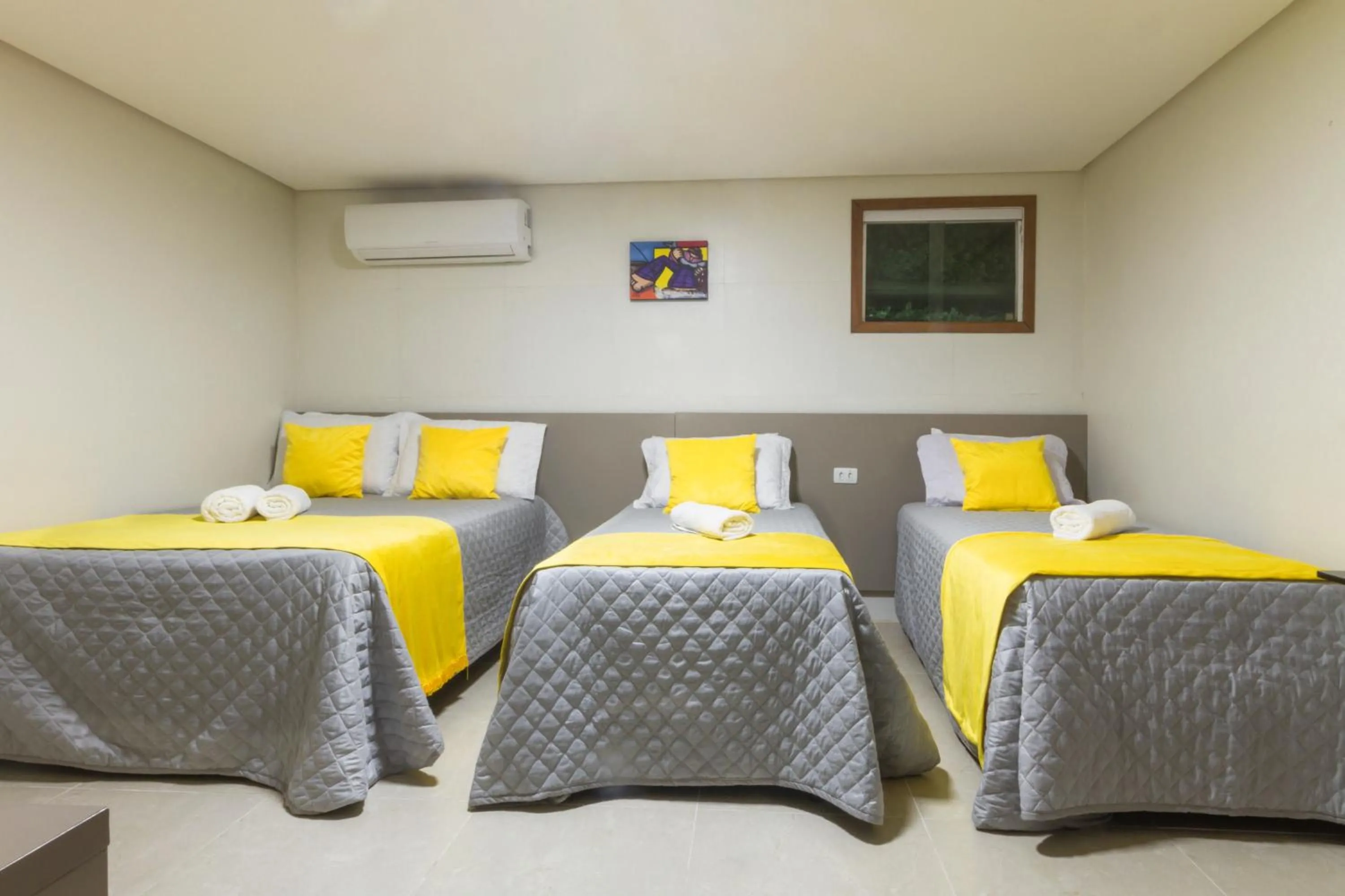 Bedroom, Bed in Pousada Maanaim Porto