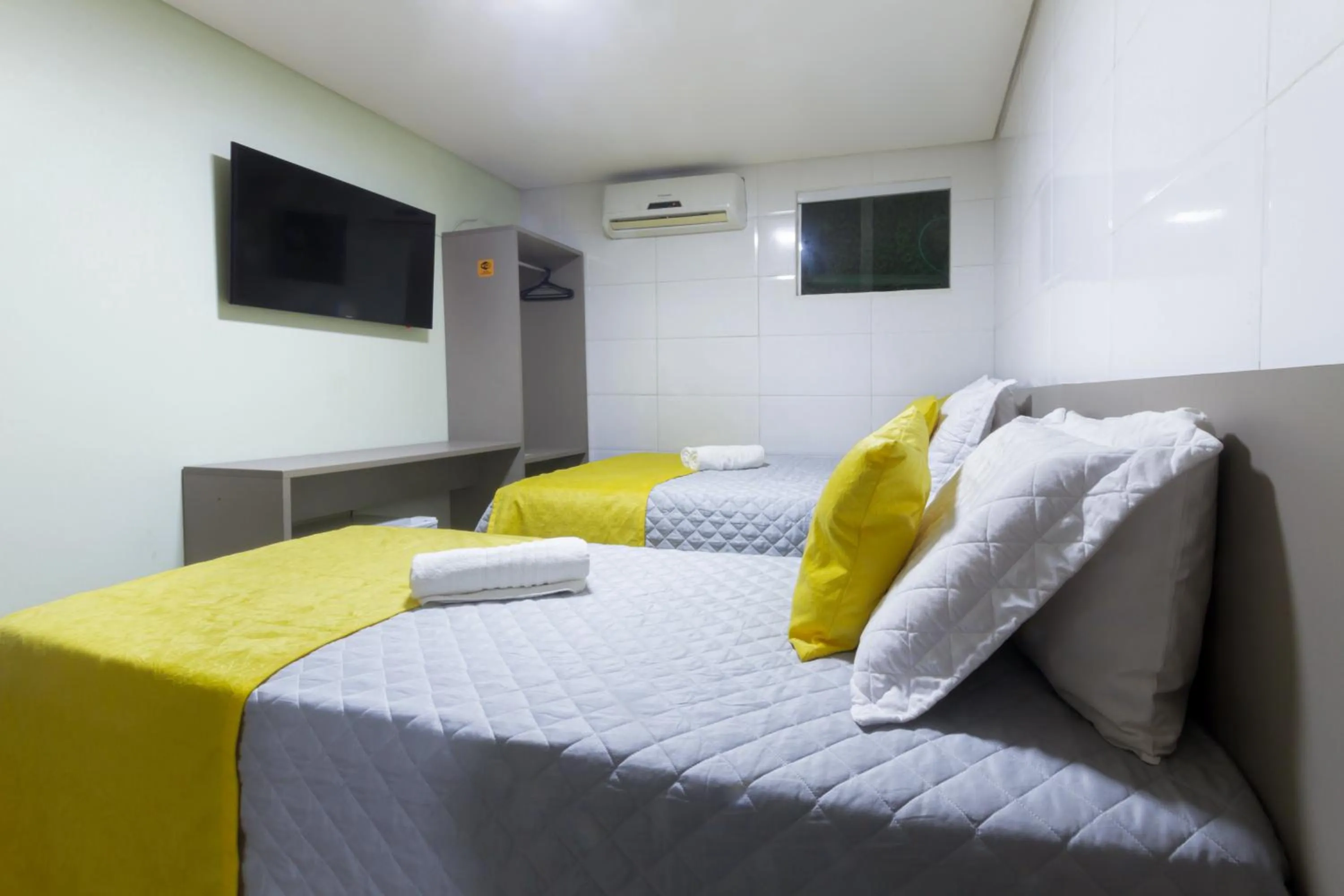 Bedroom, Bed in Pousada Maanaim Porto