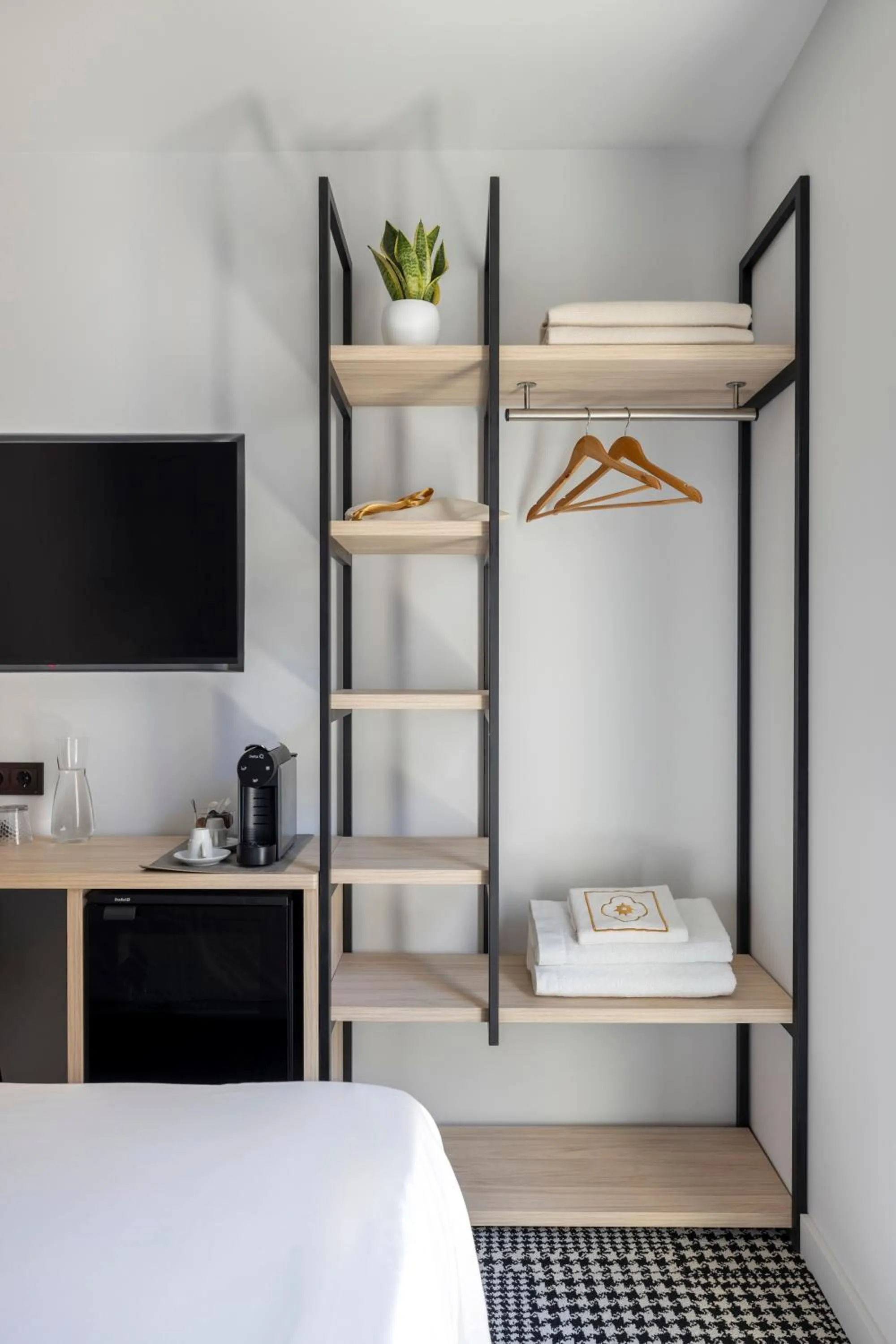 TV and multimedia, Bed in Cal Roure Boutique Hotel