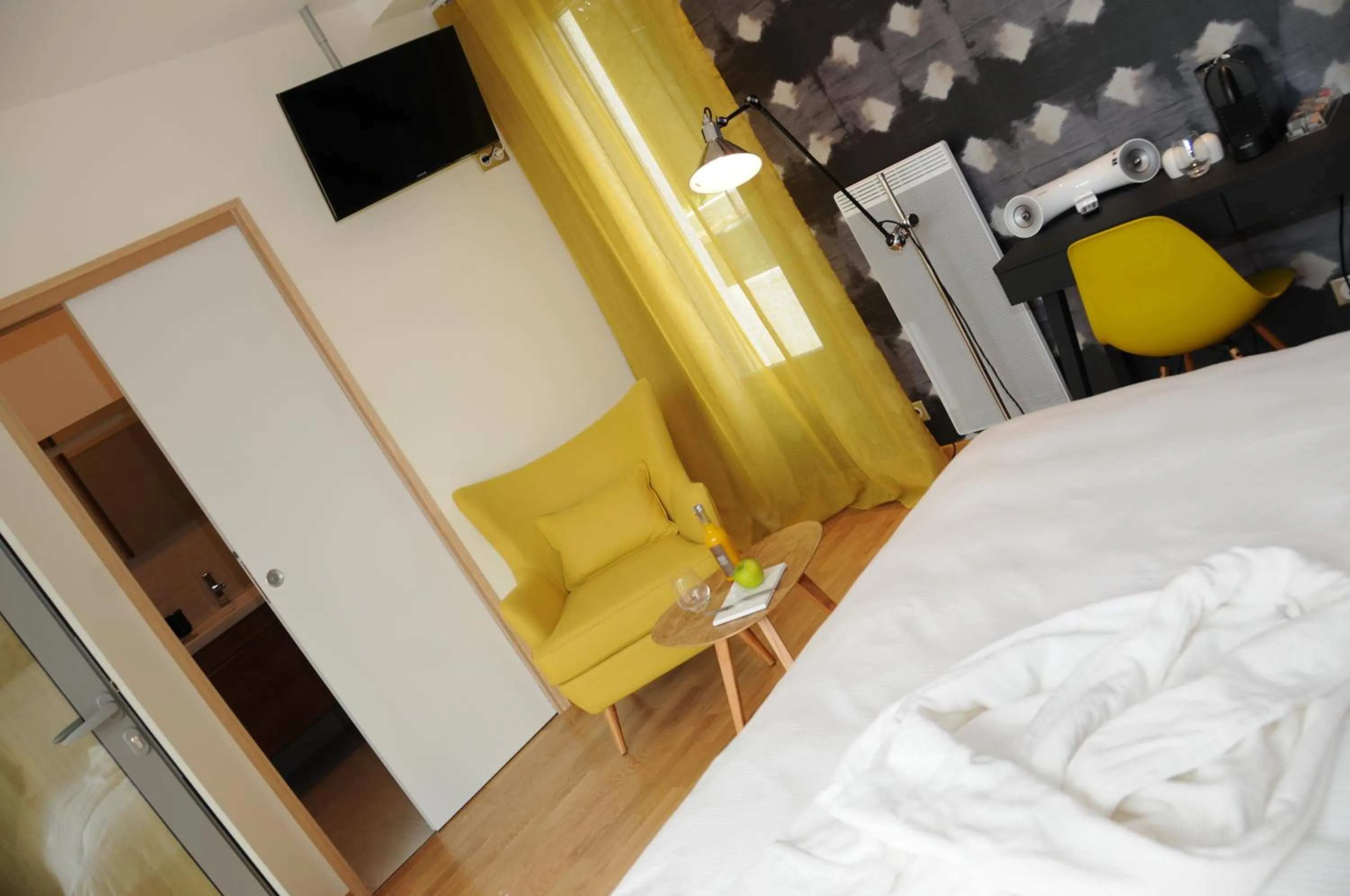 Bed in Hôtel-Restaurant L'Aquarelle