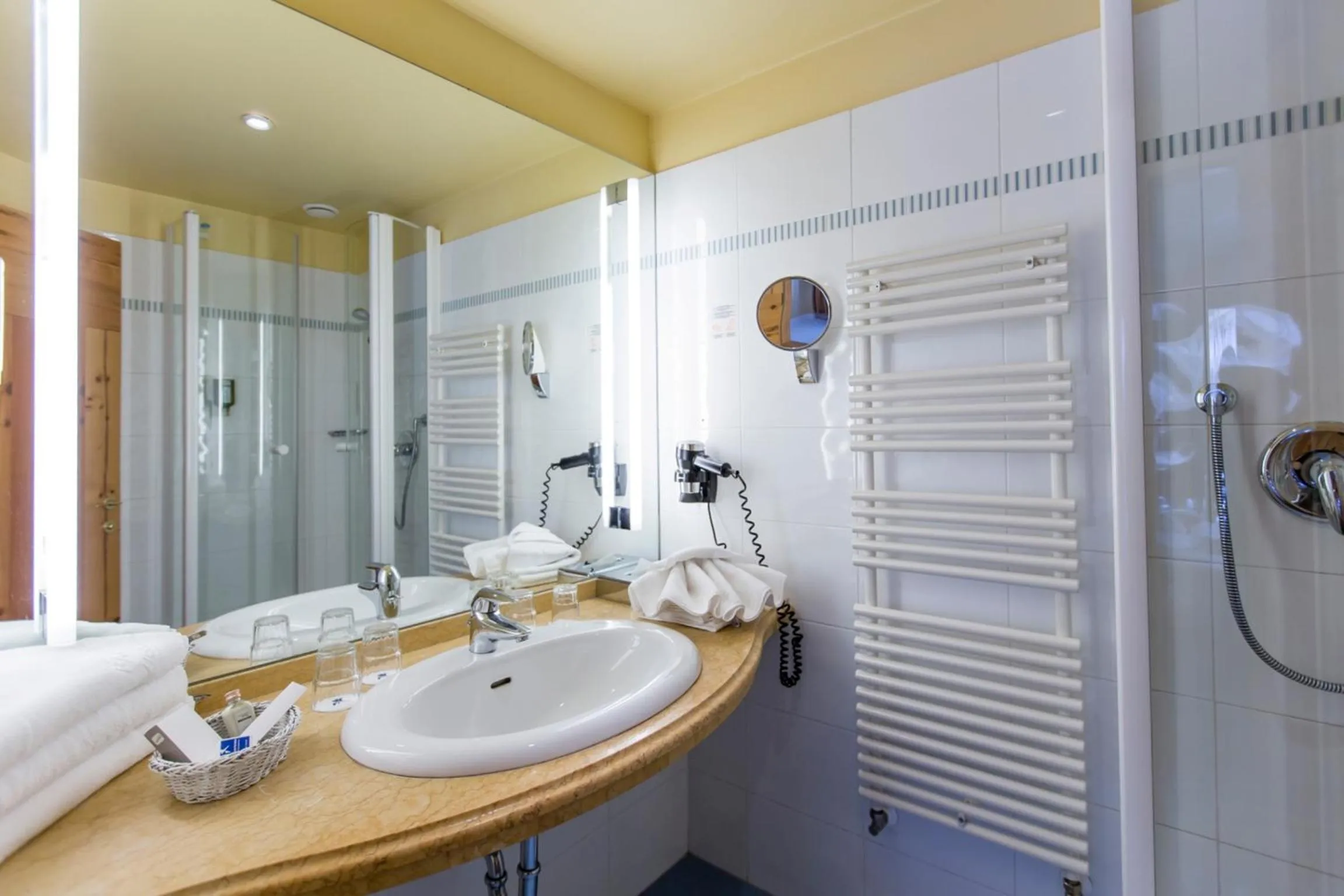 Shower in Falkensteiner Club Funimation Katschberg