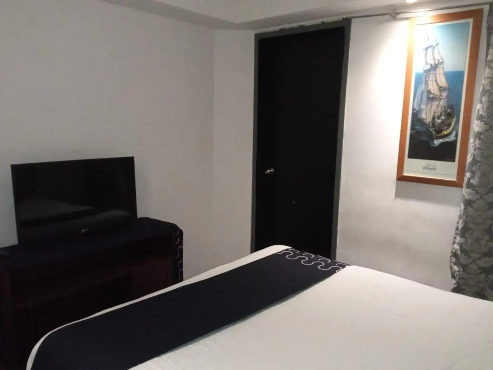 TV and multimedia, Bed in Singular Goldsmith TV and multimedia, Bed in Singular Goldsmith