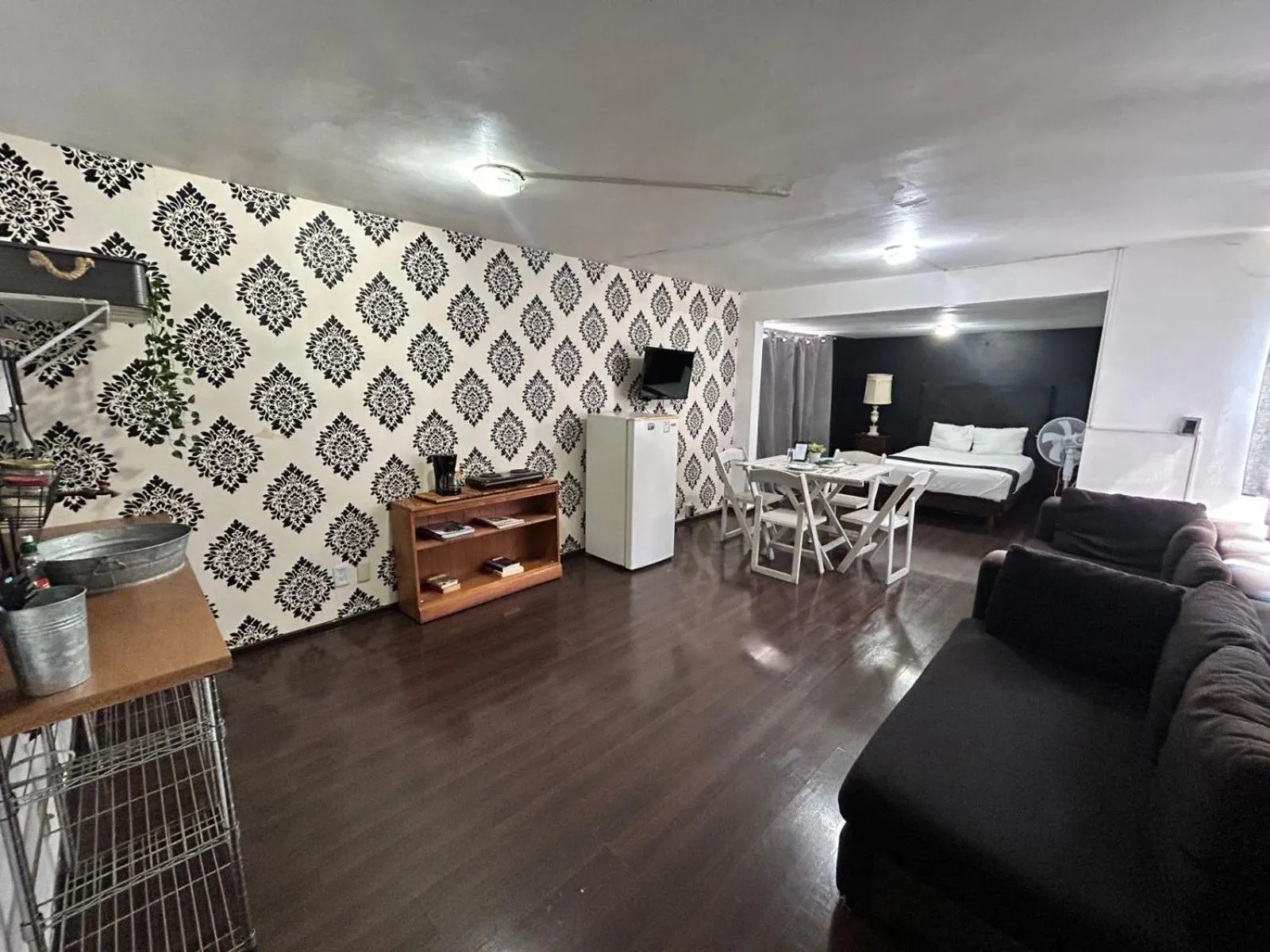 Photo of the whole room in Singular Goldsmith