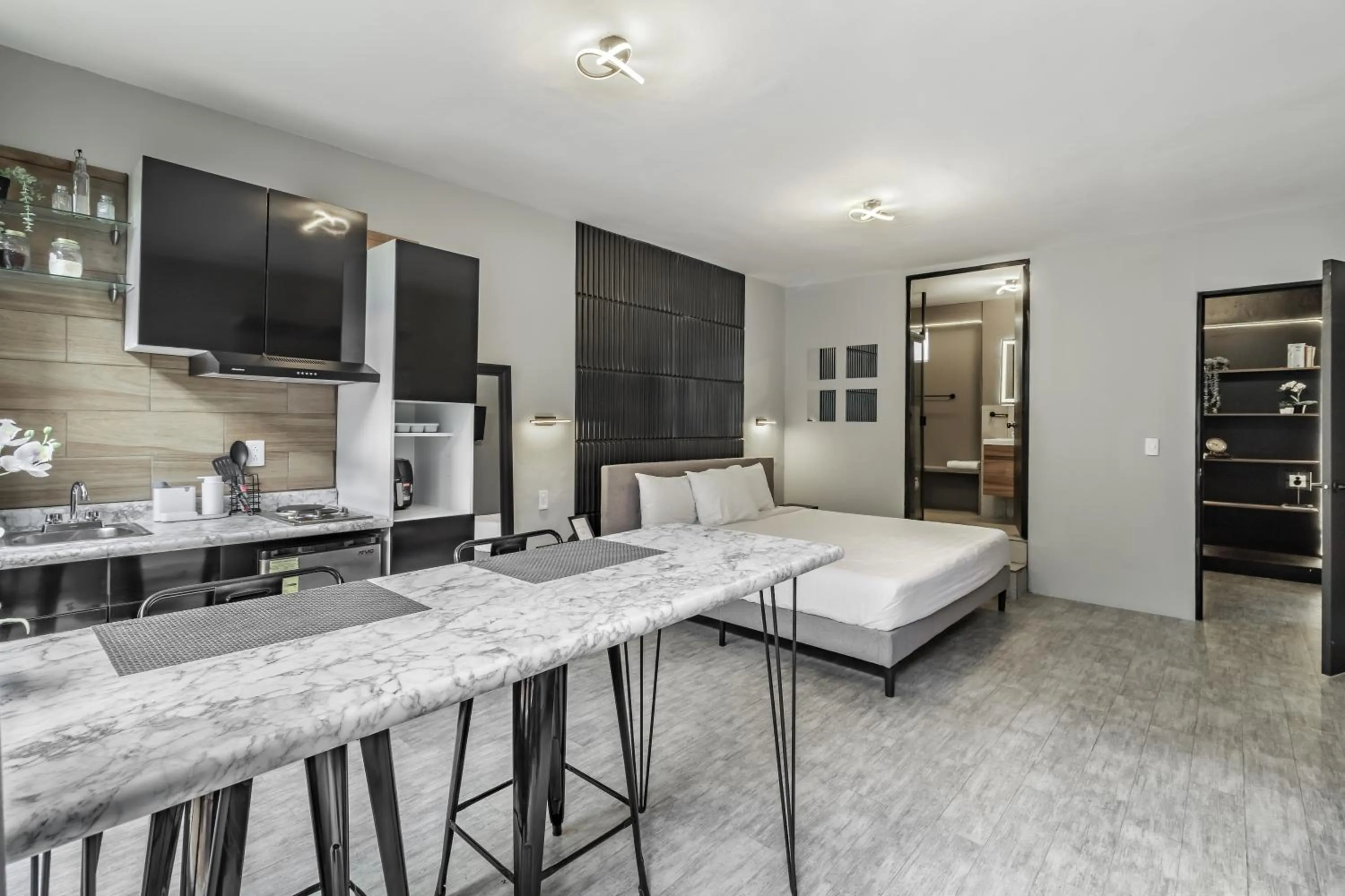 Photo of the whole room in Singular Goldsmith