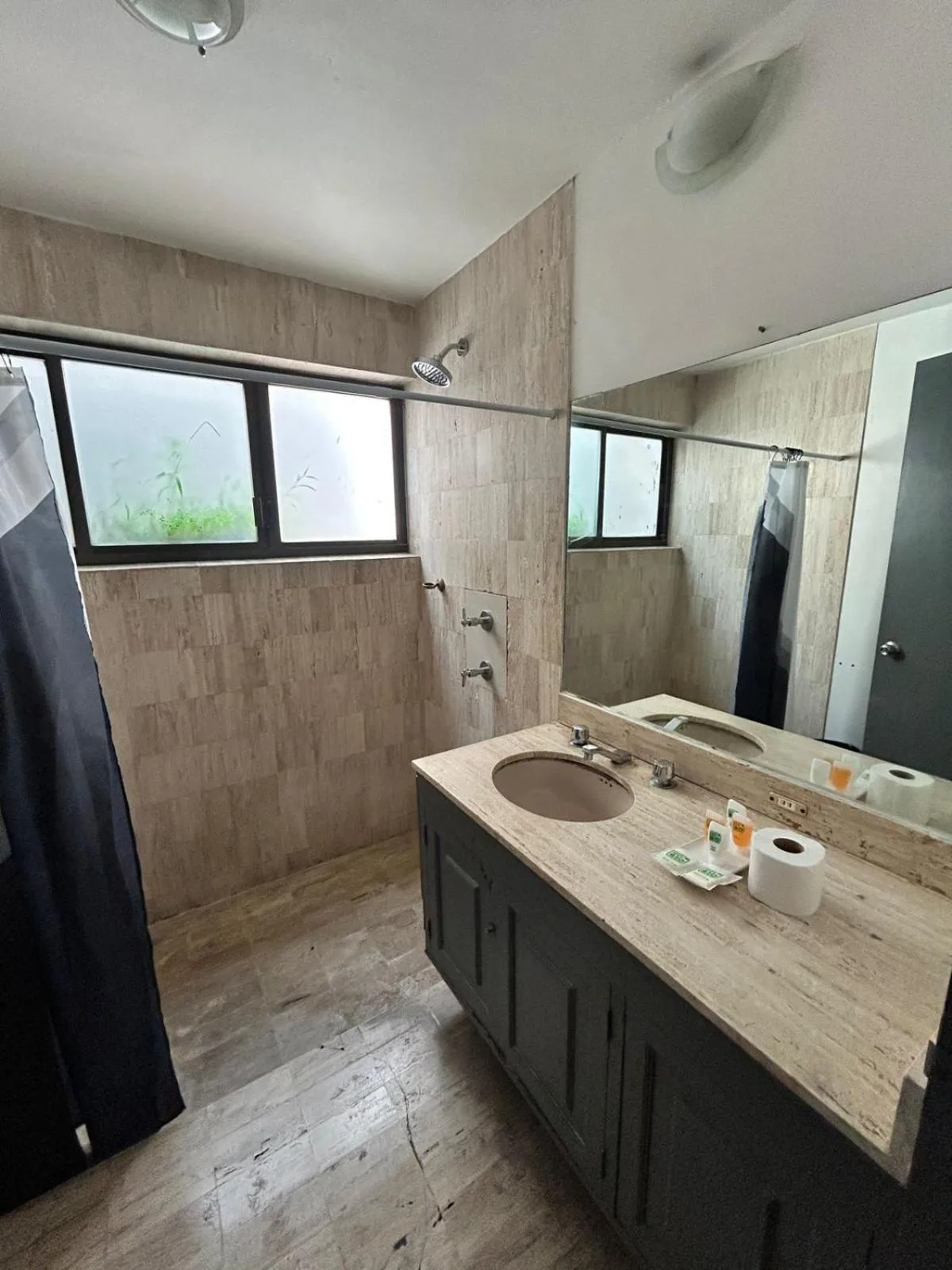 Bathroom in Singular Goldsmith