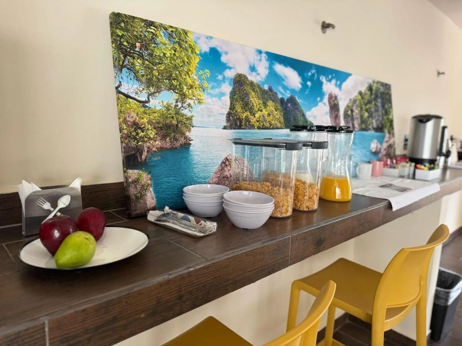 Breakfast in Casa Aakal Lagoon Front